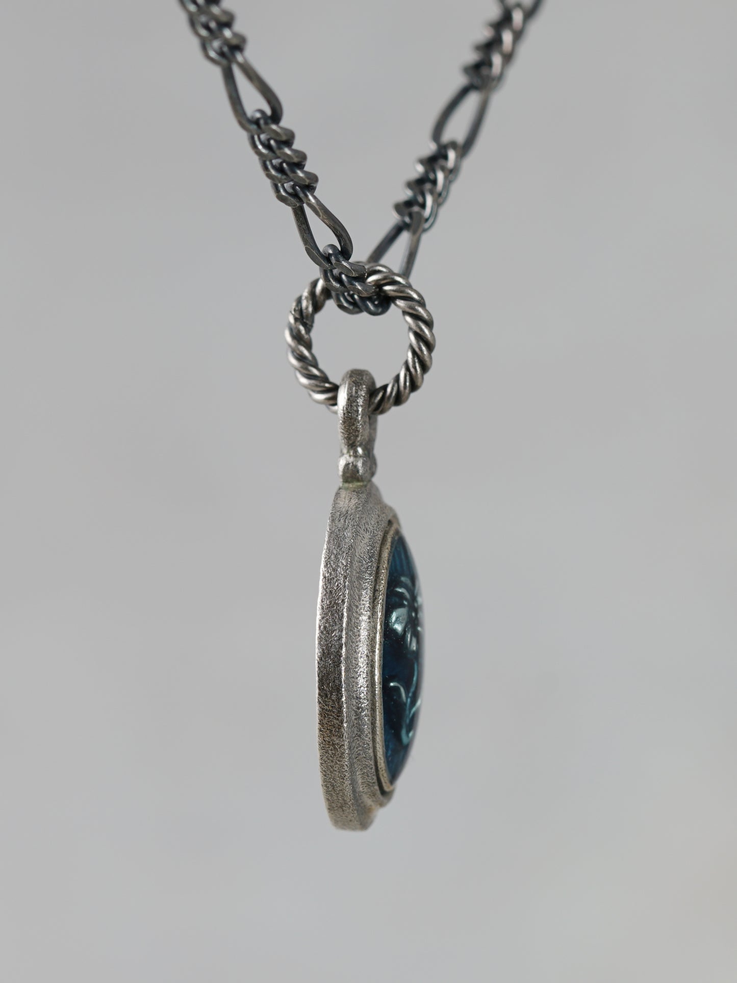 QN27A Lily Oval Pendant Antique ver.