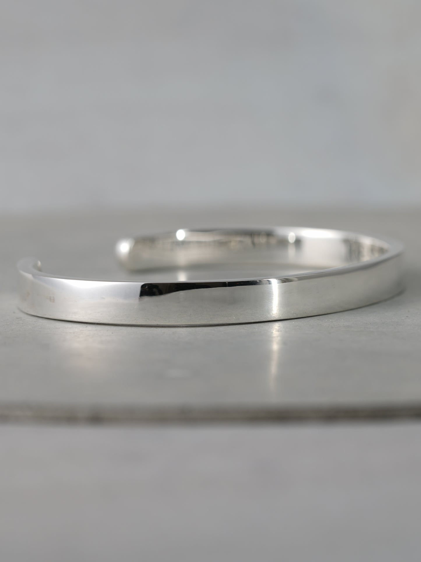 QB05P Flat Bangle Polish ver.