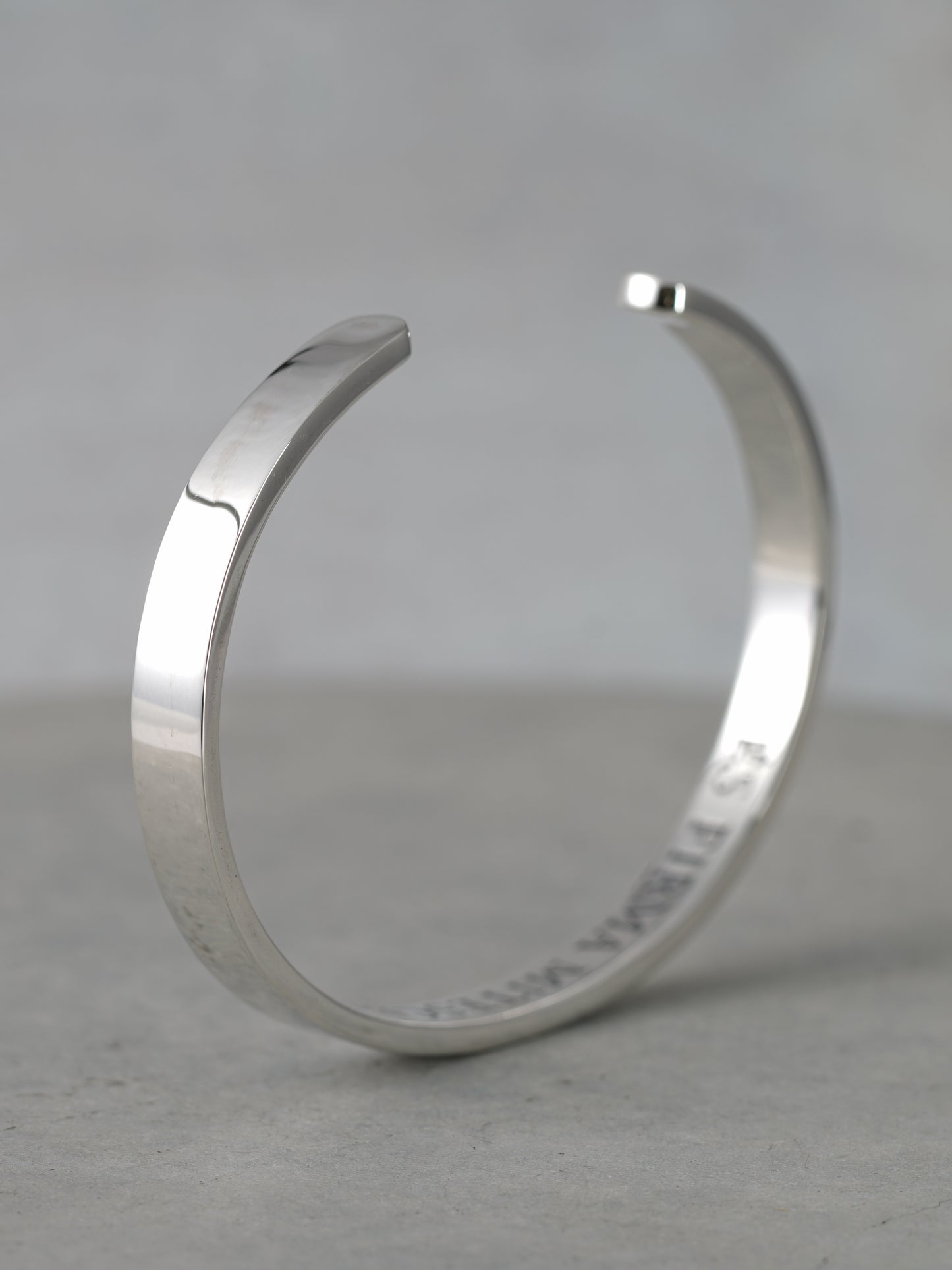 QB05P Flat Bangle Polish ver.