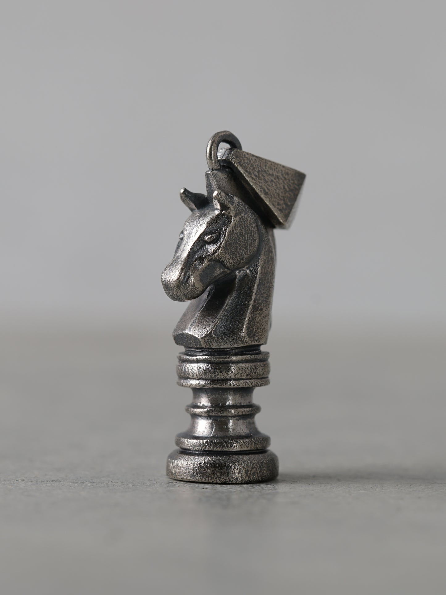 QN21A Small Cavalier Pendant Antique ver.