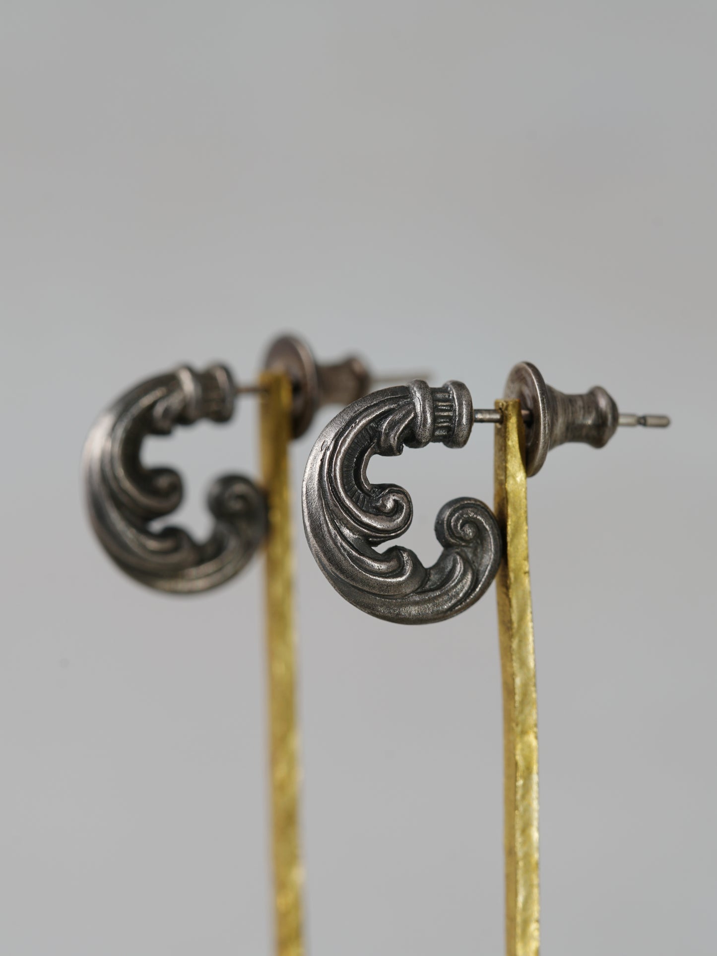 QP01A Scroll Pierce Antique ver.