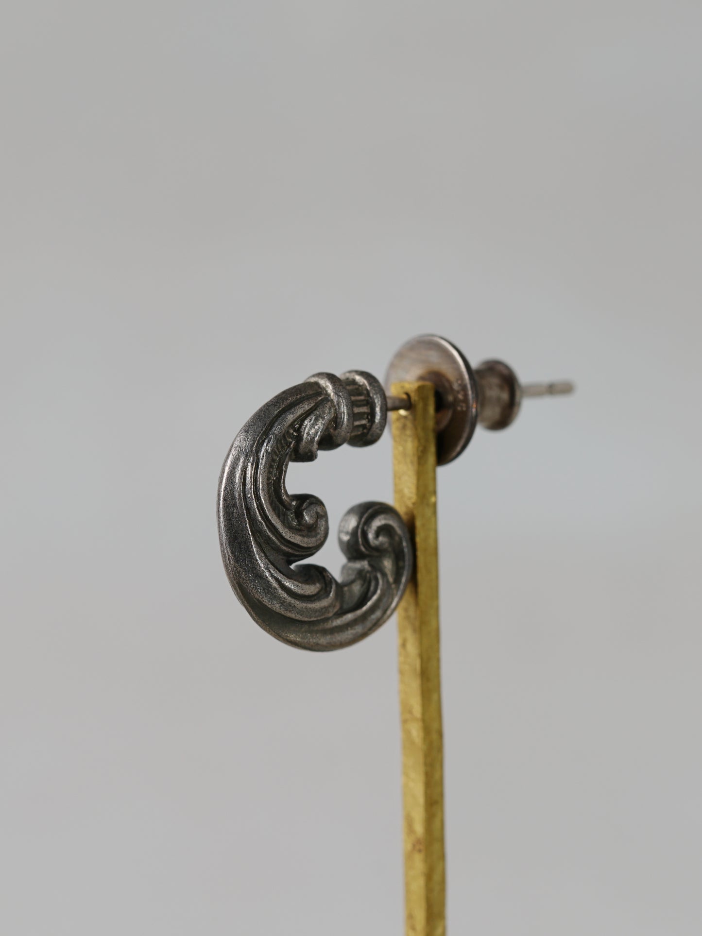 QP01A Scroll Pierce Antique ver.