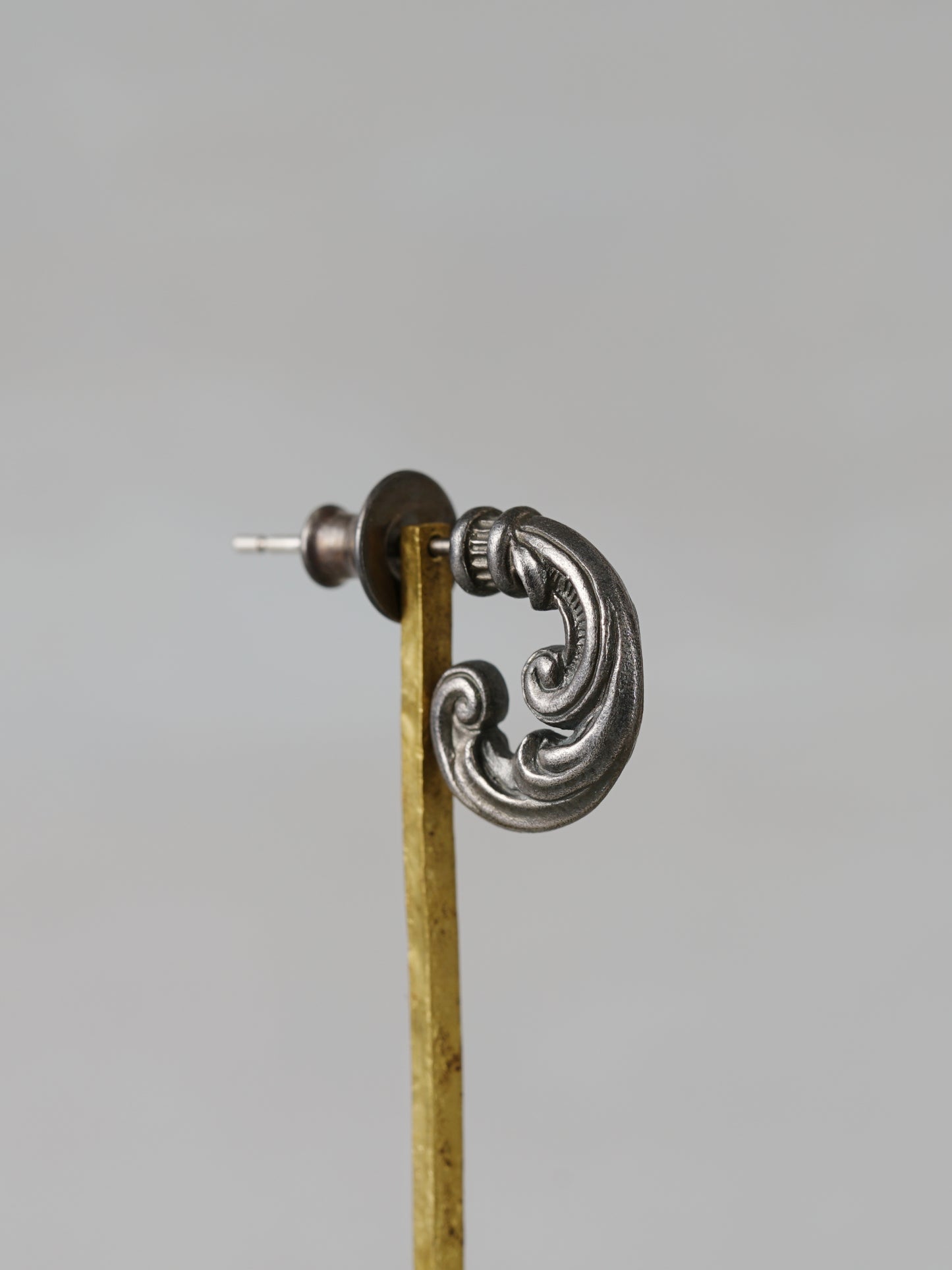 QP01A Scroll Pierce Antique ver.