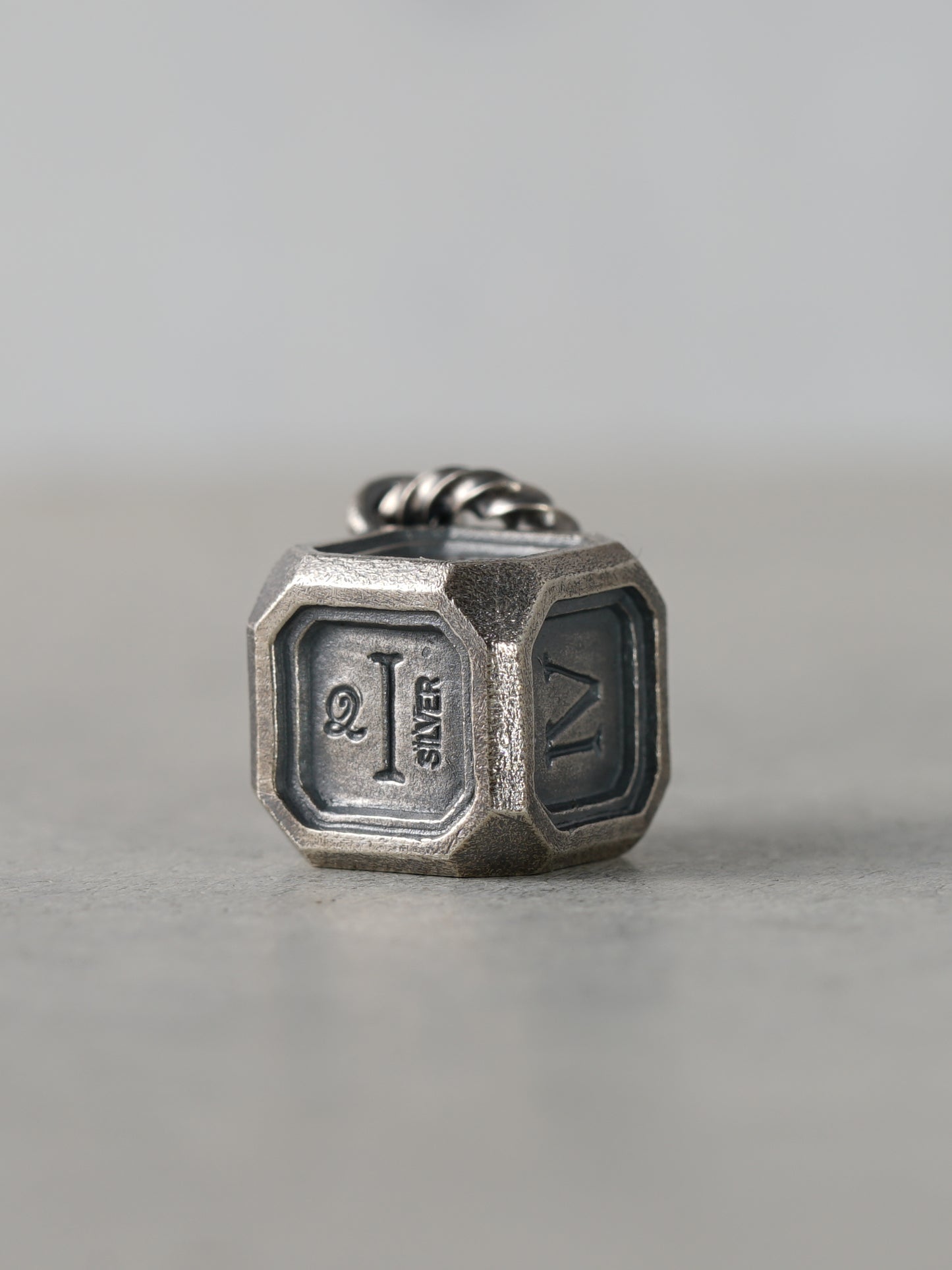 QN19A Roman Dice Pendant Antique ver.
