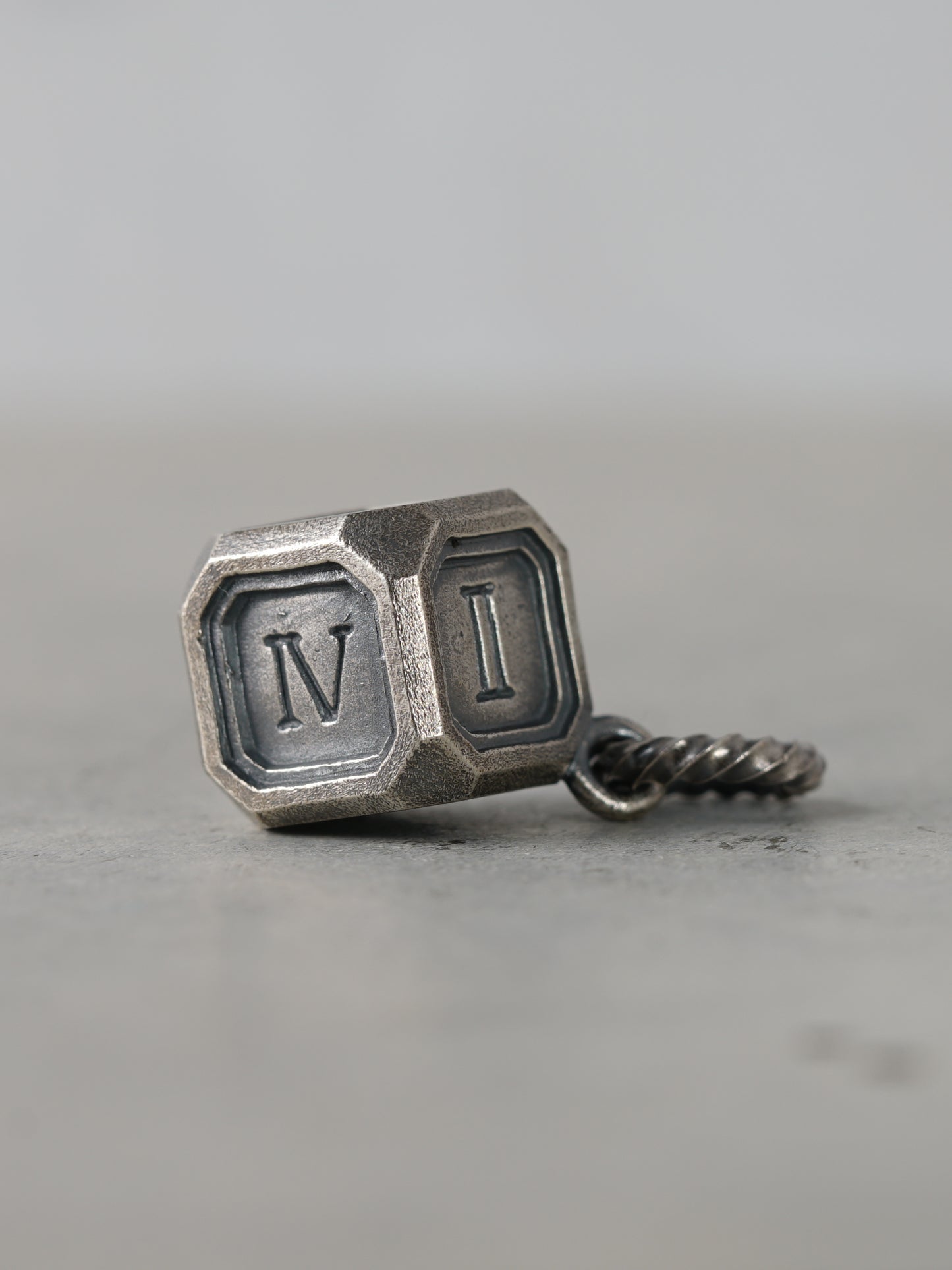 QN19A Roman Dice Pendant Antique ver.