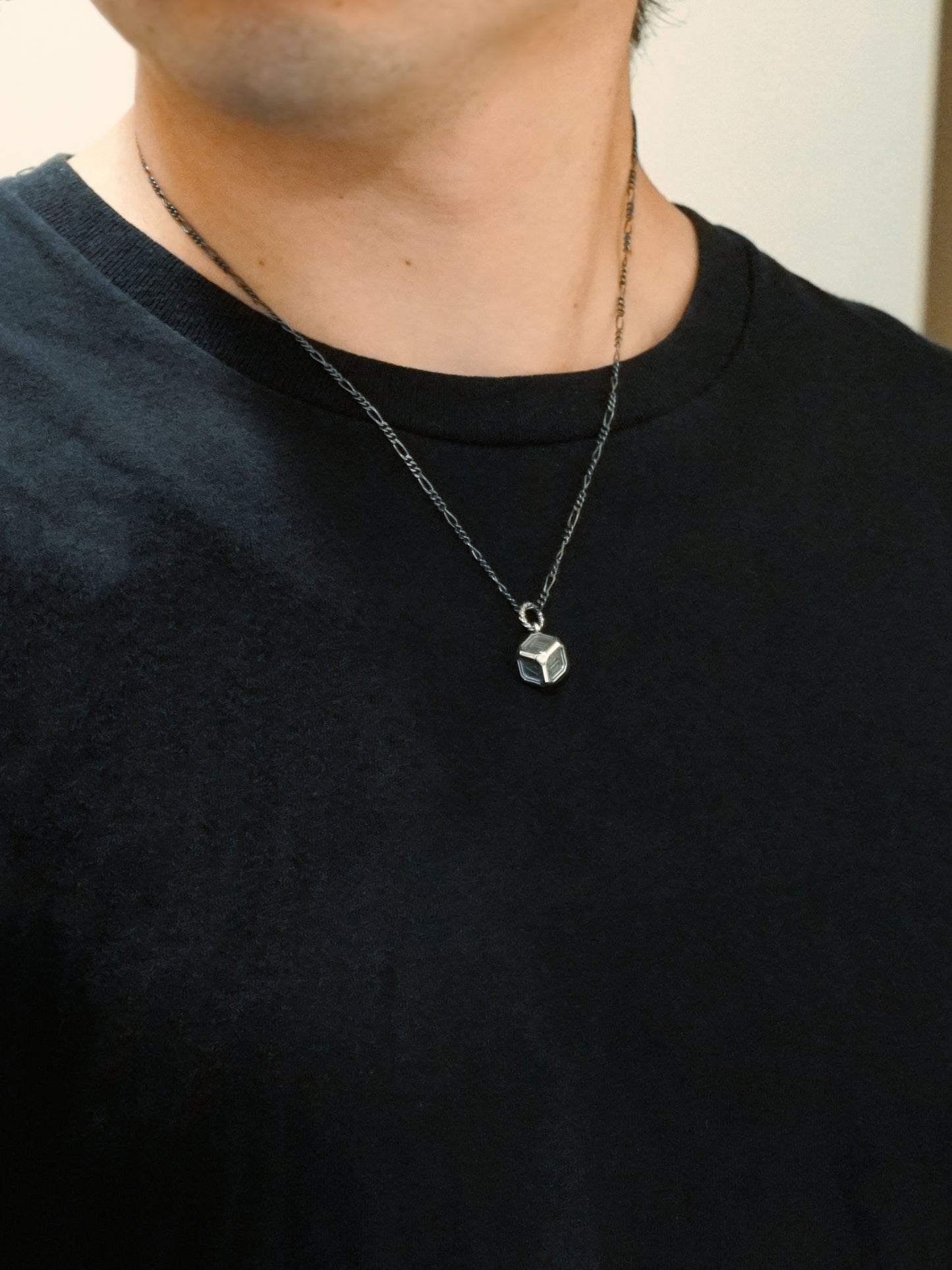 QN19P Roman Dice Pendant Polish ver.