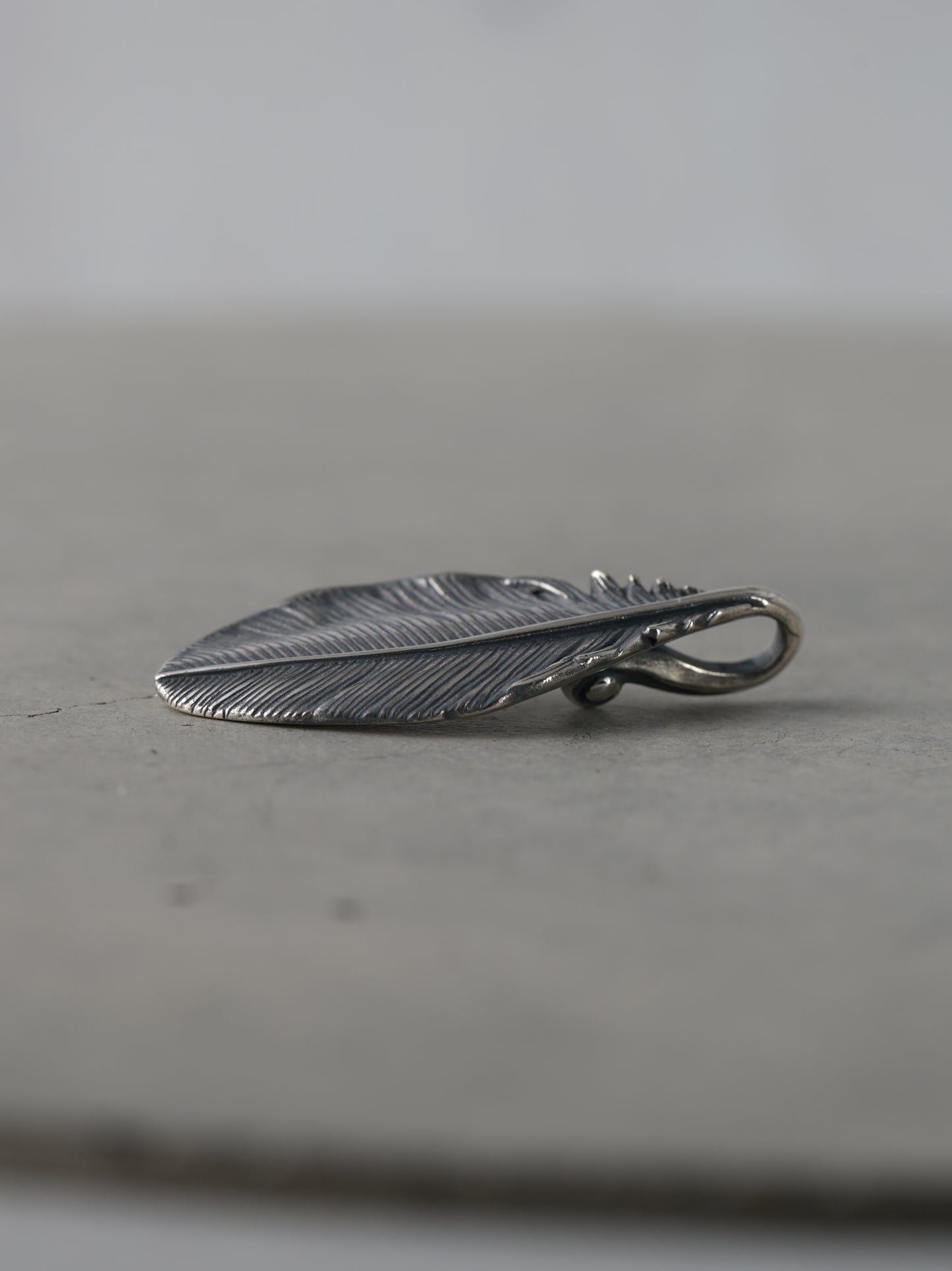 QN33P Feather Pendant C Polish ver.