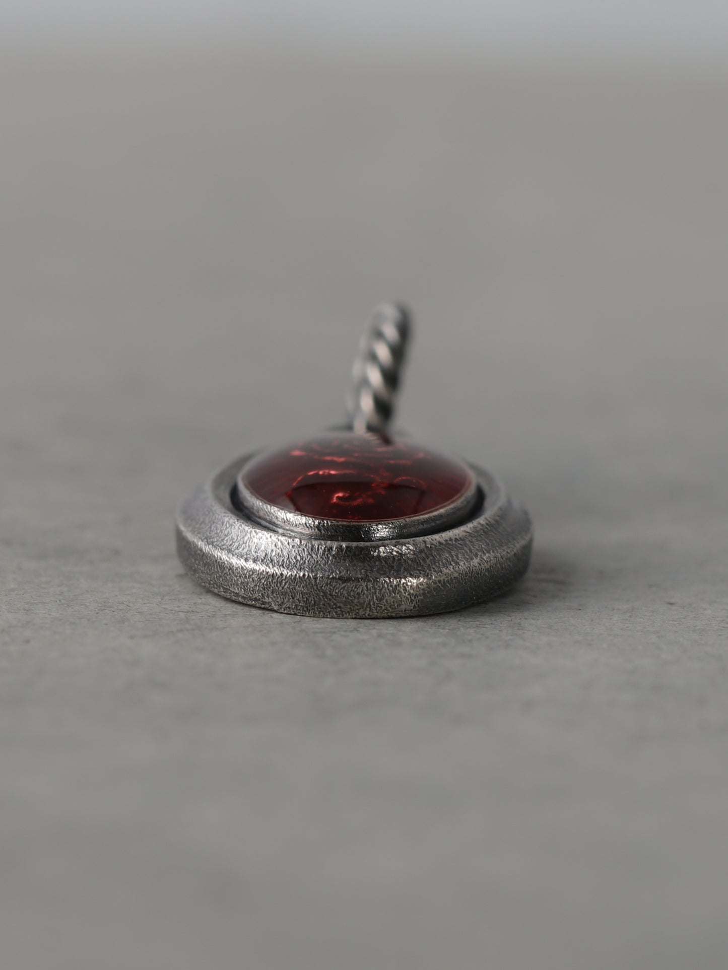 QN28A Rose Oval Pendant Antique ver.