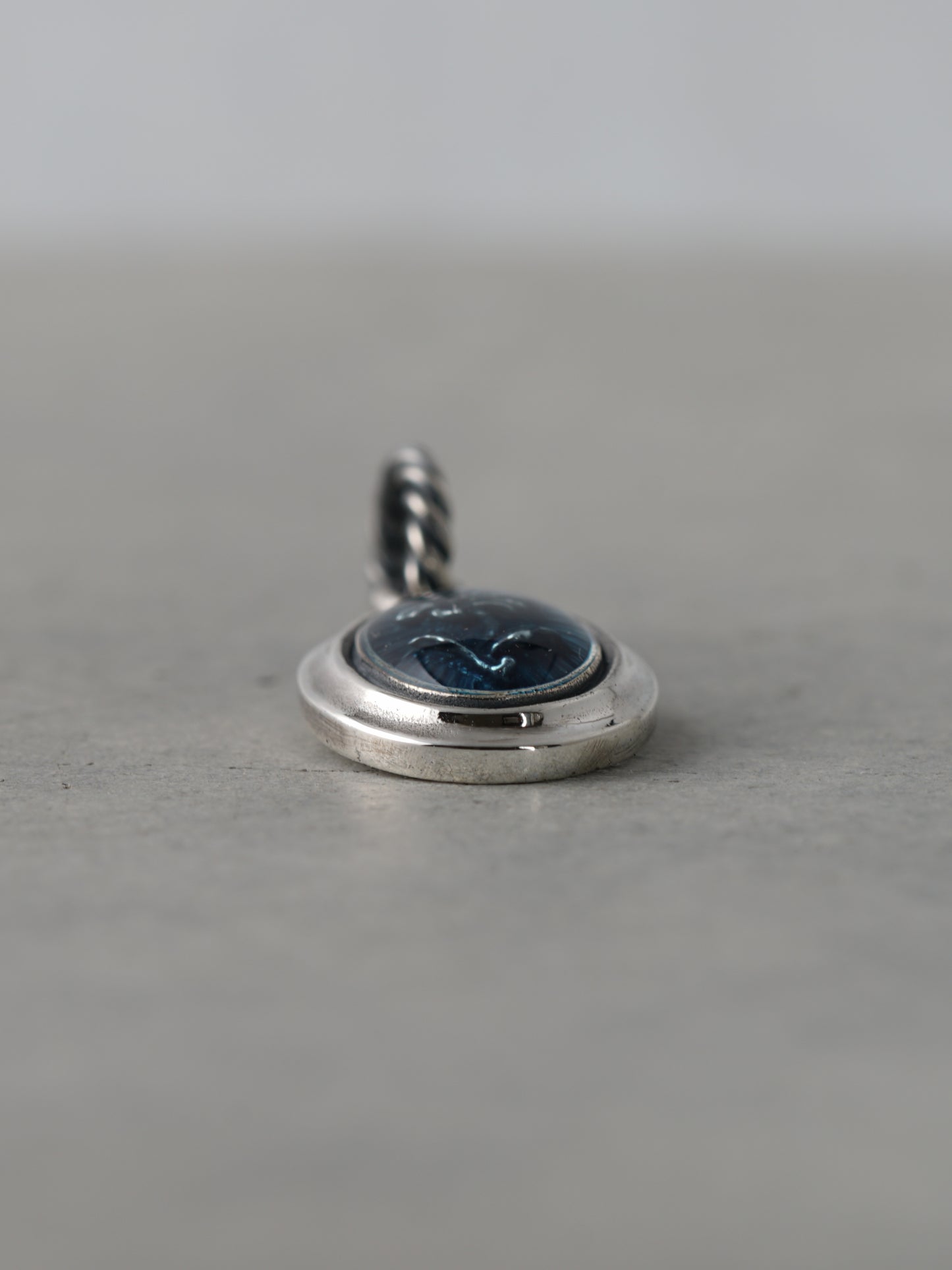QN27P Lily Oval Pendant Polish ver.