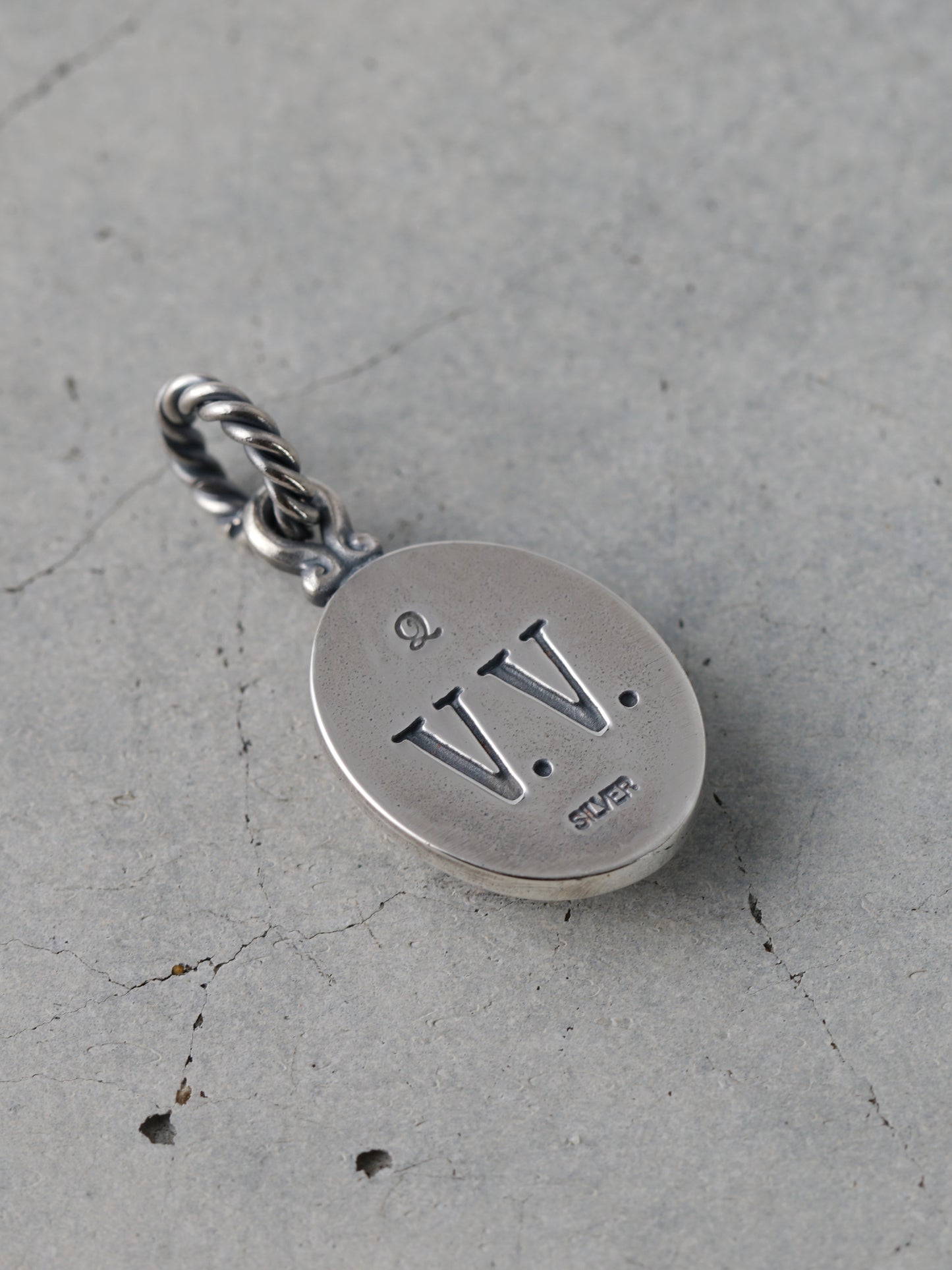 QN27P Lily Oval Pendant Polish ver.