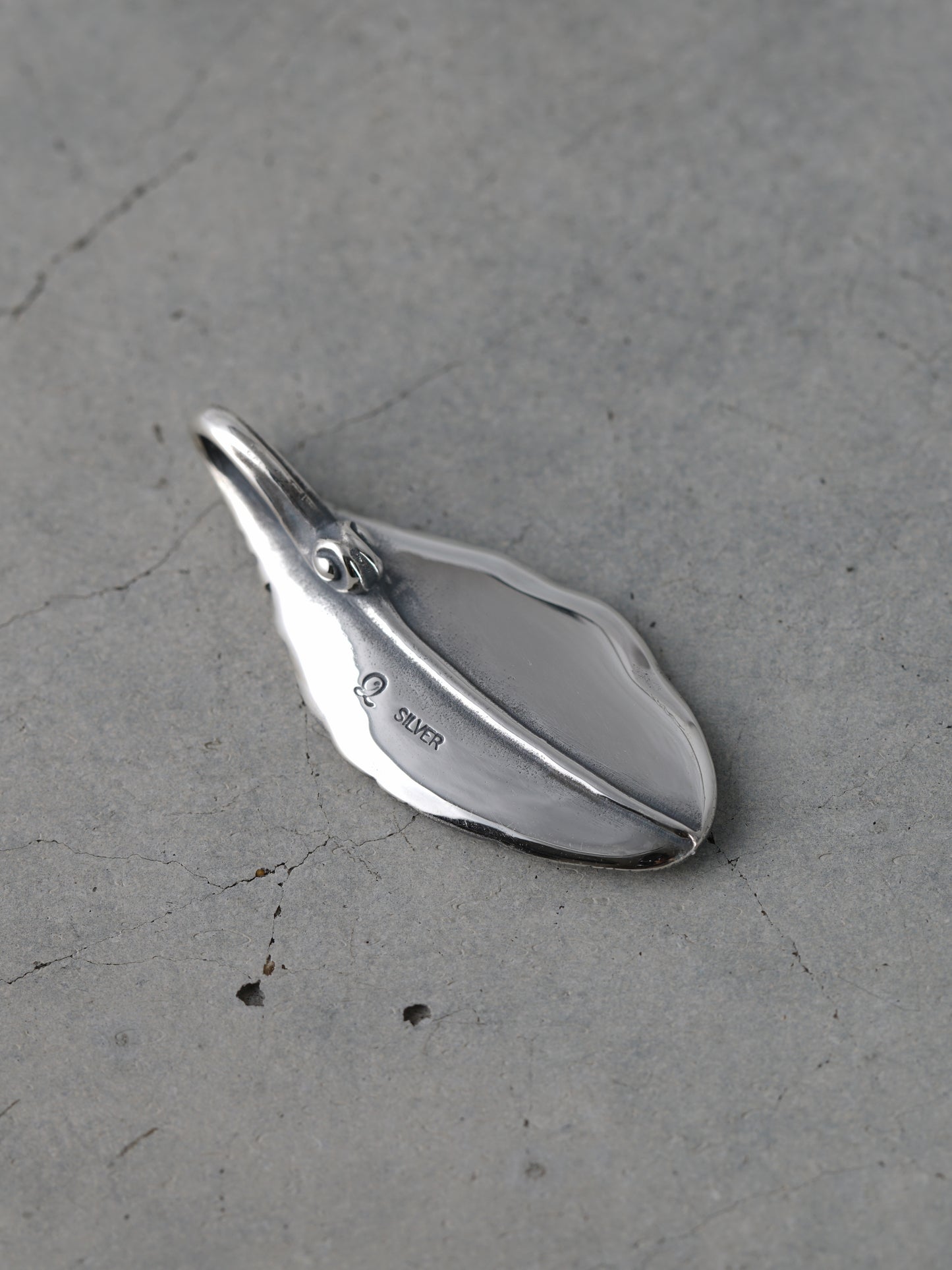 QN33P Feather Pendant C Polish ver.