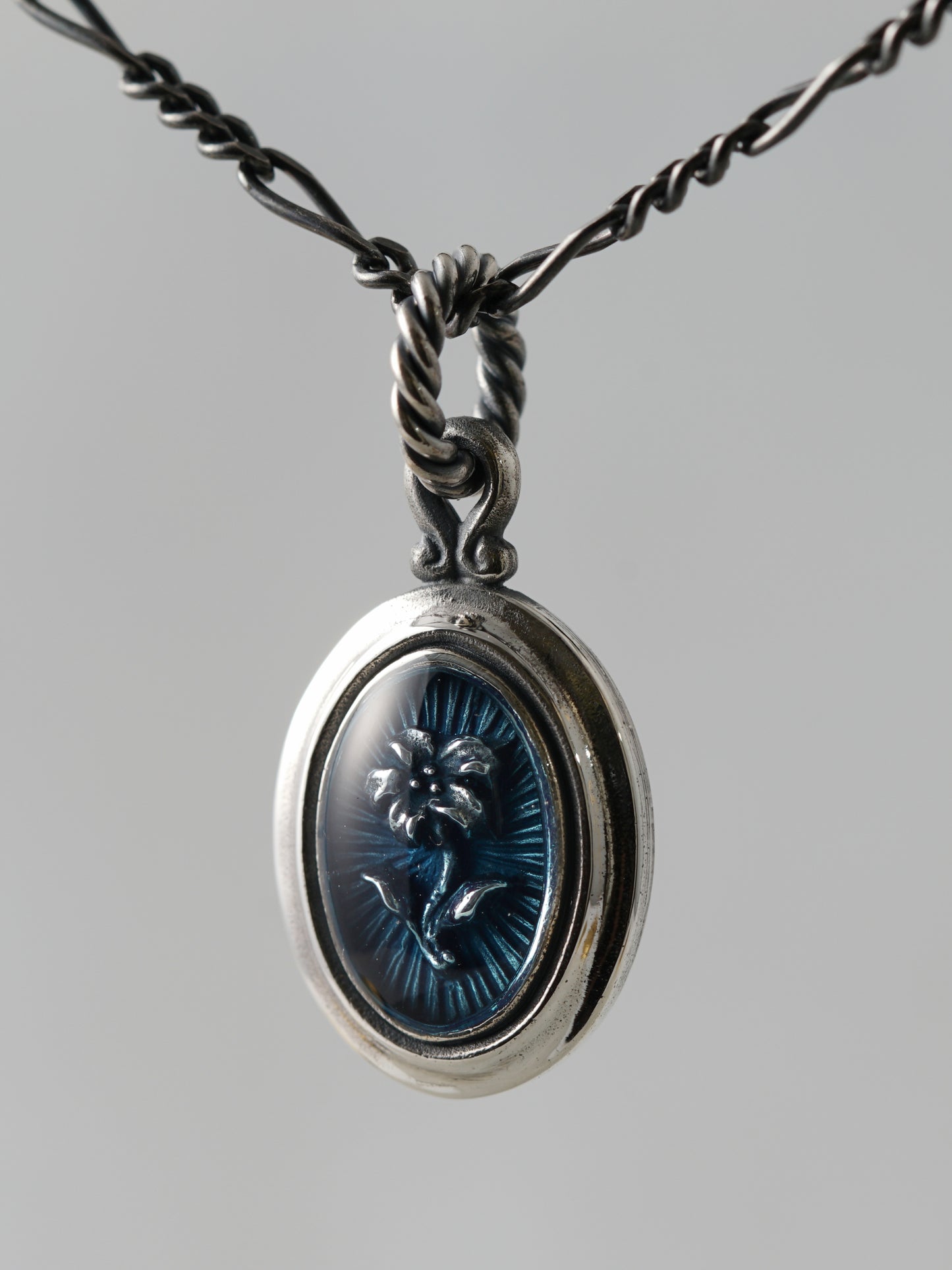 QN27P Lily Oval Pendant Polish ver.
