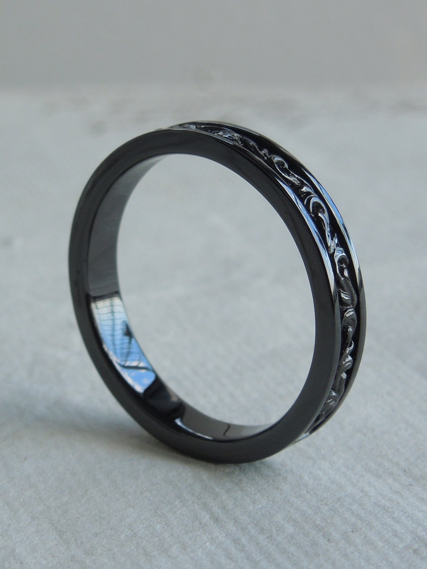 QSO049 Flat Scroll Ring Black Custom