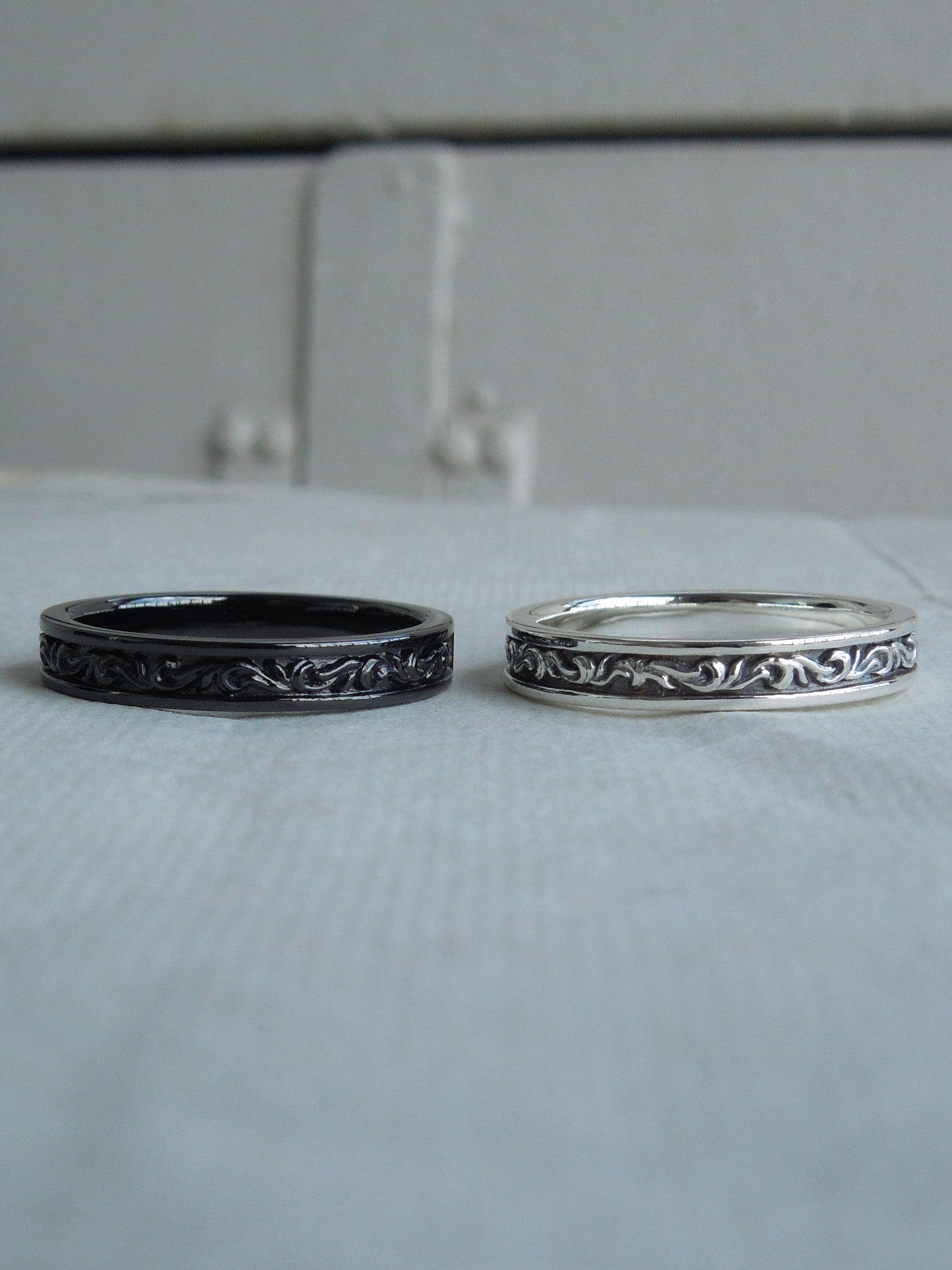 QSO049 Flat Scroll Ring Black Custom