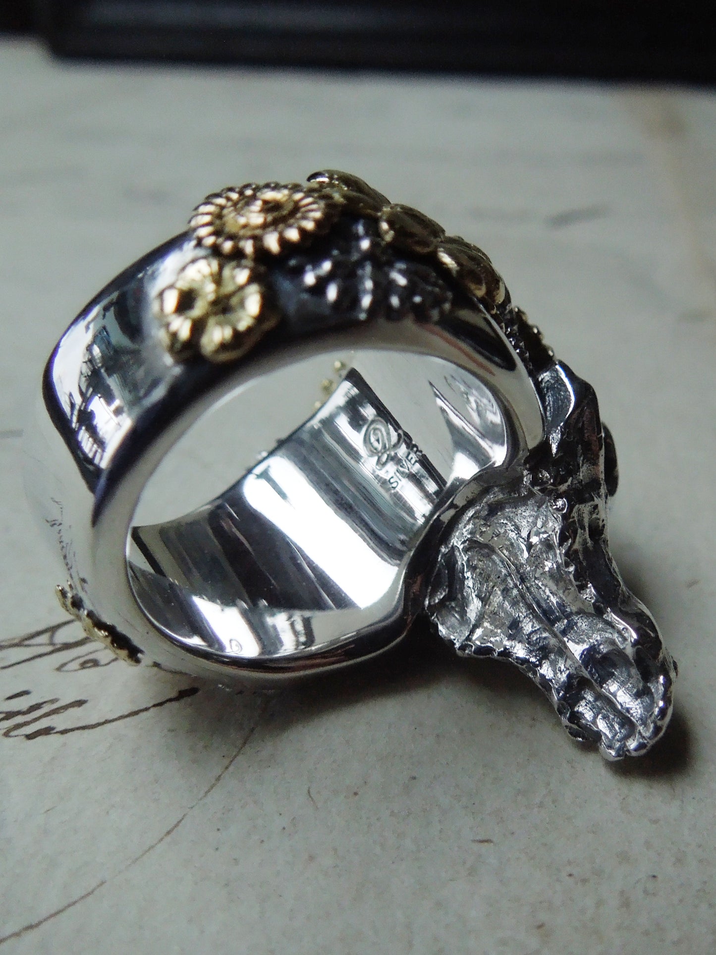 QFO028 Flower Dog Skull Ring