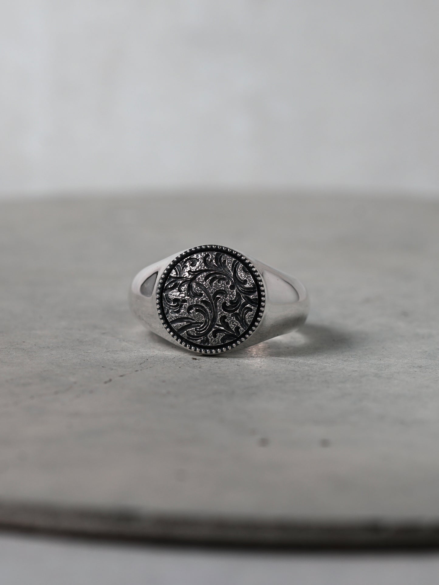 QR37MP Scroll Signet Ring 'Round' M Polish ver.