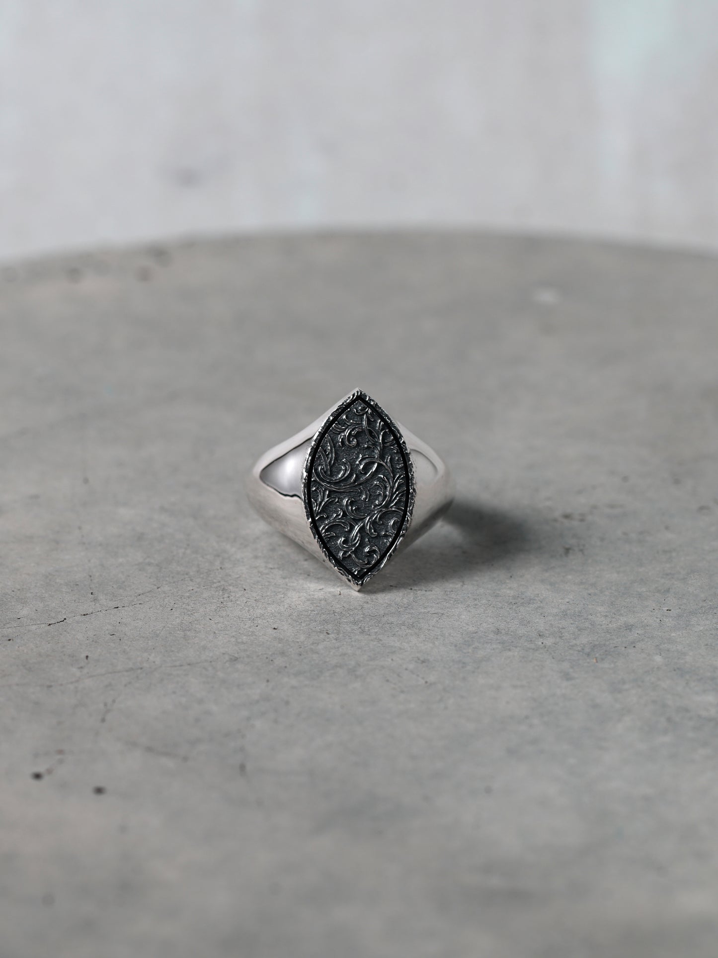 QR38MP Scroll Signet Ring 'Marquess' M Polish ver.