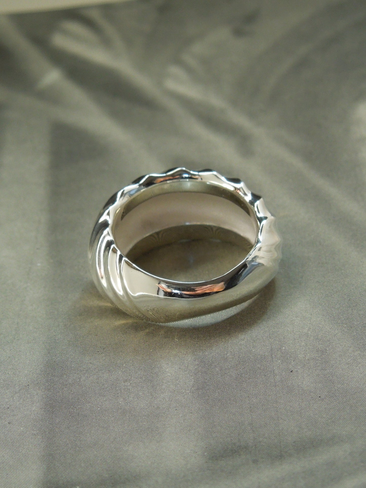 QSO071 Large Twist Ring Custom