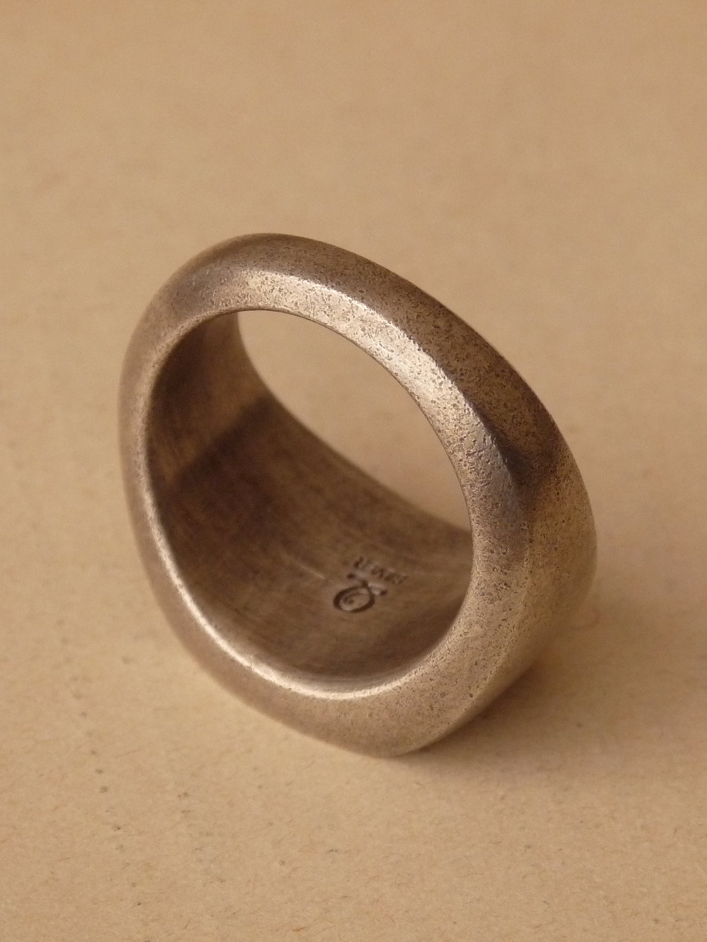 QFO064 Simple Signet Ring