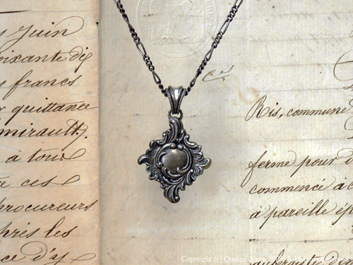 QN35 Rococo Pendant