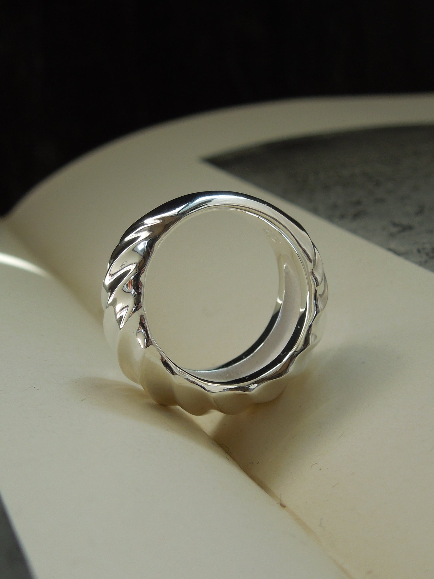 QSO071 Large Twist Ring Custom