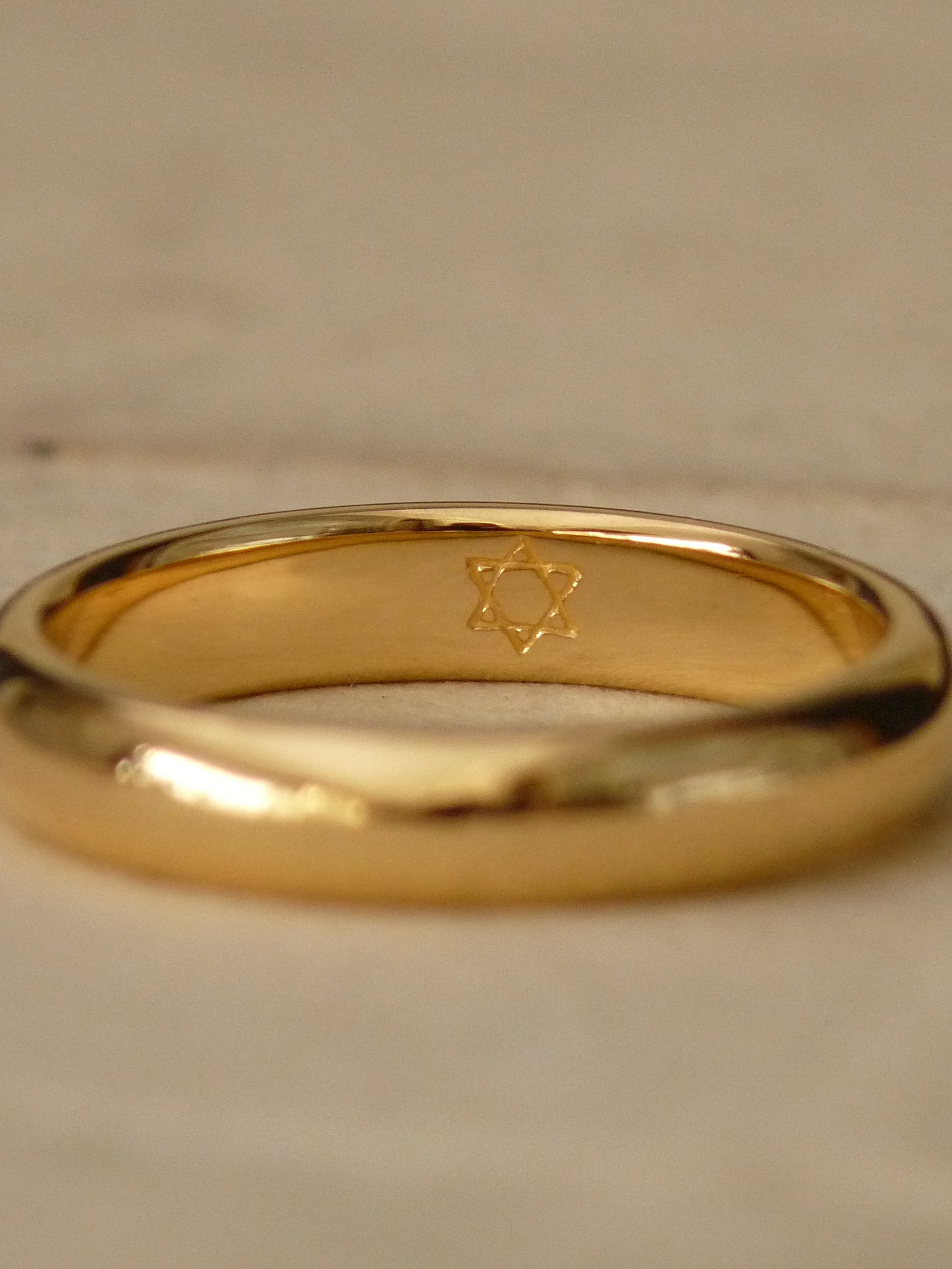 QFO041 K22 Gold Ring