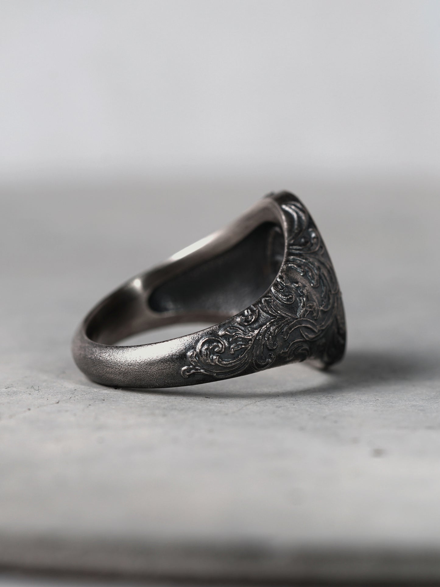 QR36SA Scroll Signet Ring 'Oval' S Antique ver.