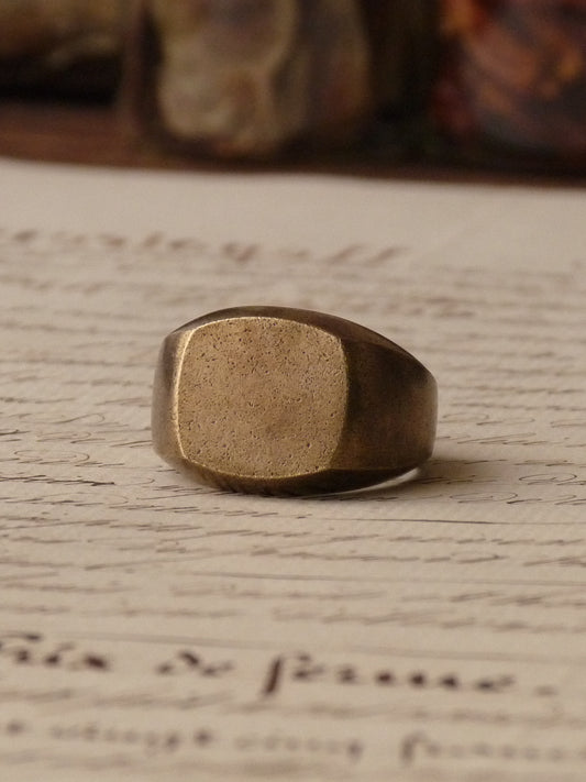 QFO065 Simple Signet Ring 2