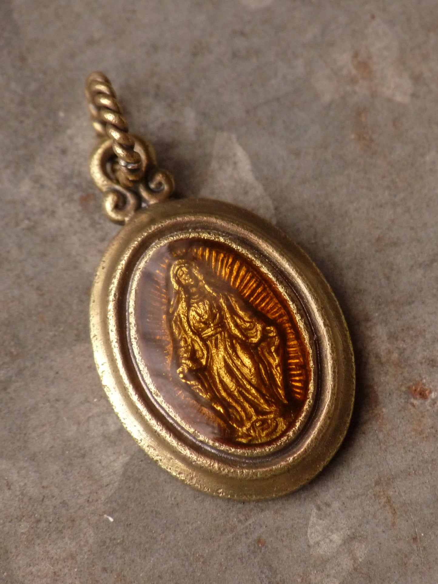 QSO084 Maria Oval Pendant Custom