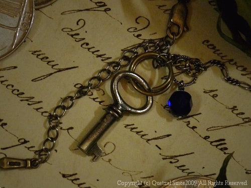 QN09 Brocante Key Necklace H