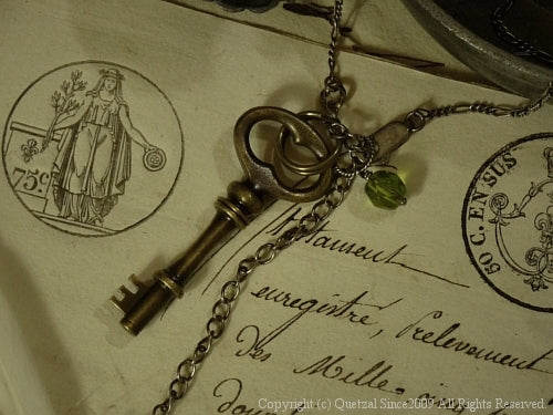 QN02 Brocante Key Necklace A