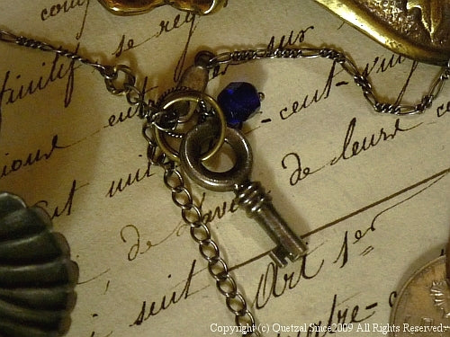 QN08 Brocante Key Necklace G