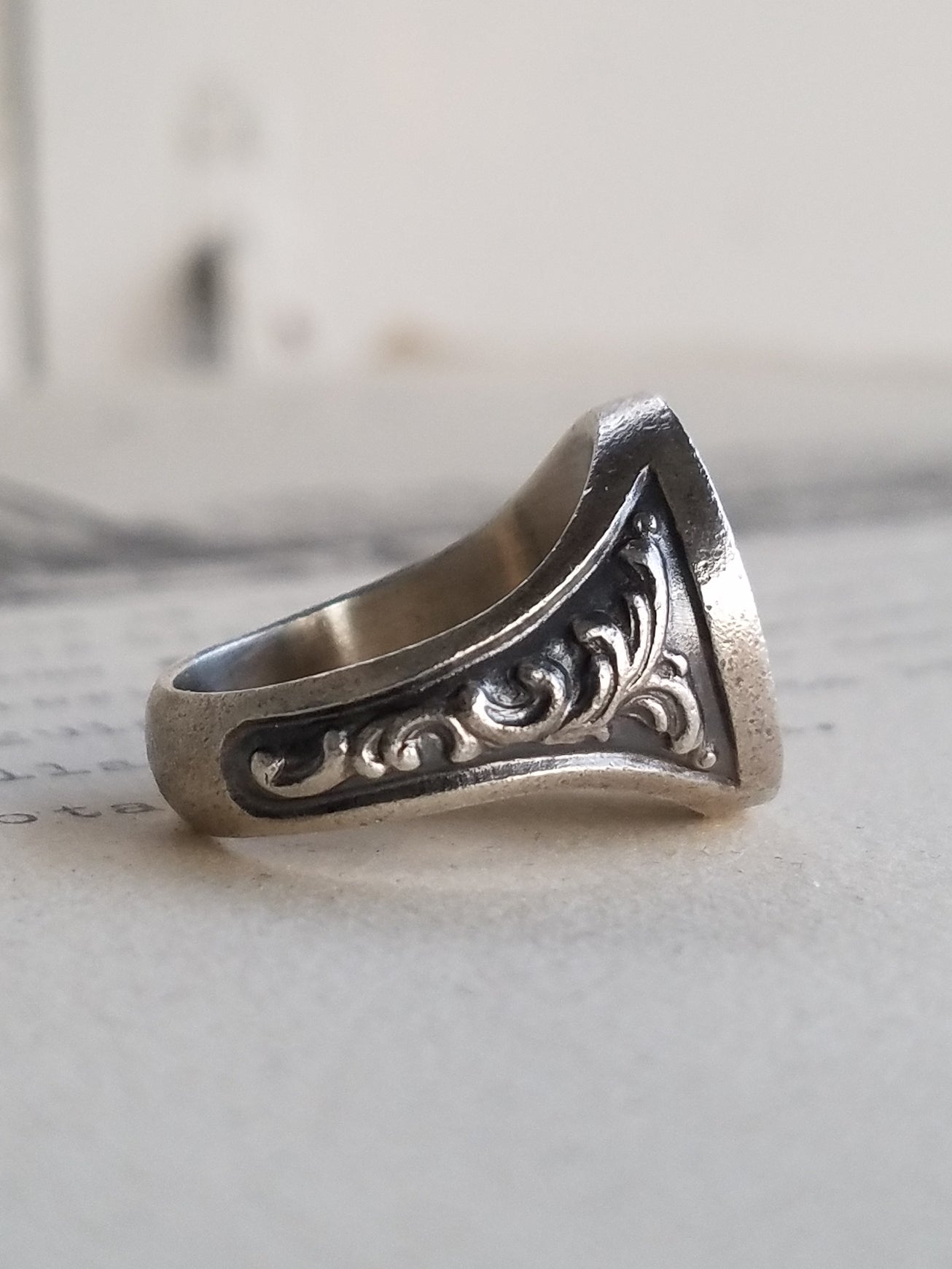 QFO033 Gothic Circle Ring