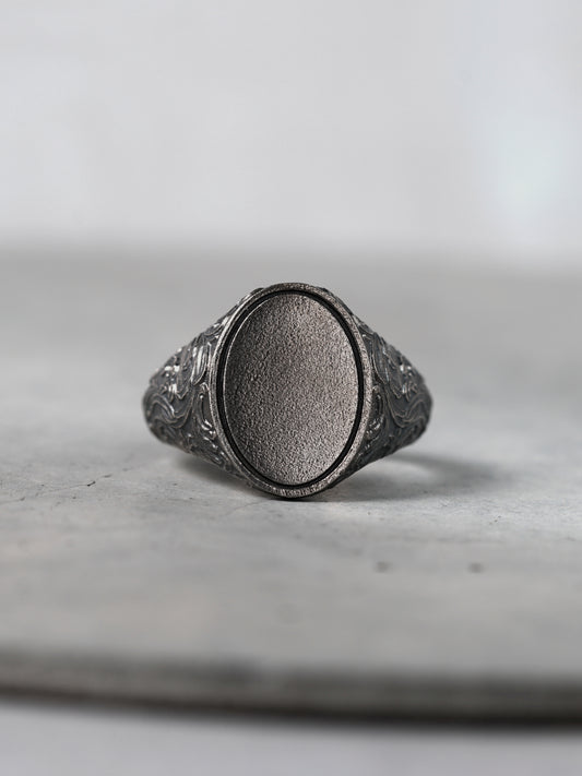 QR36MA Scroll Signet Ring 'Oval' M Antique ver.