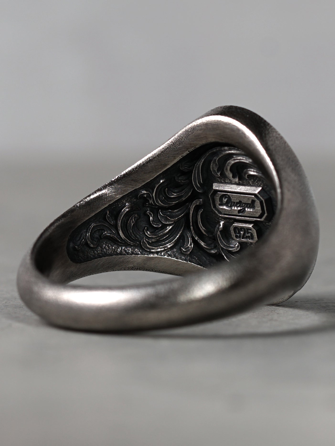 QR35SA Scroll Signet Ring 'Inside' S Antique ver.