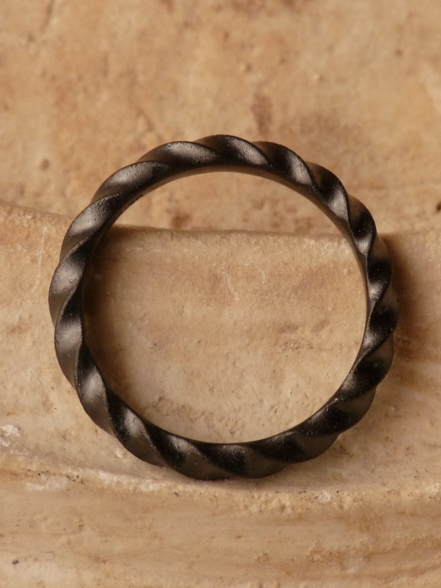 QSO155 Twist Ring Black Custom 2