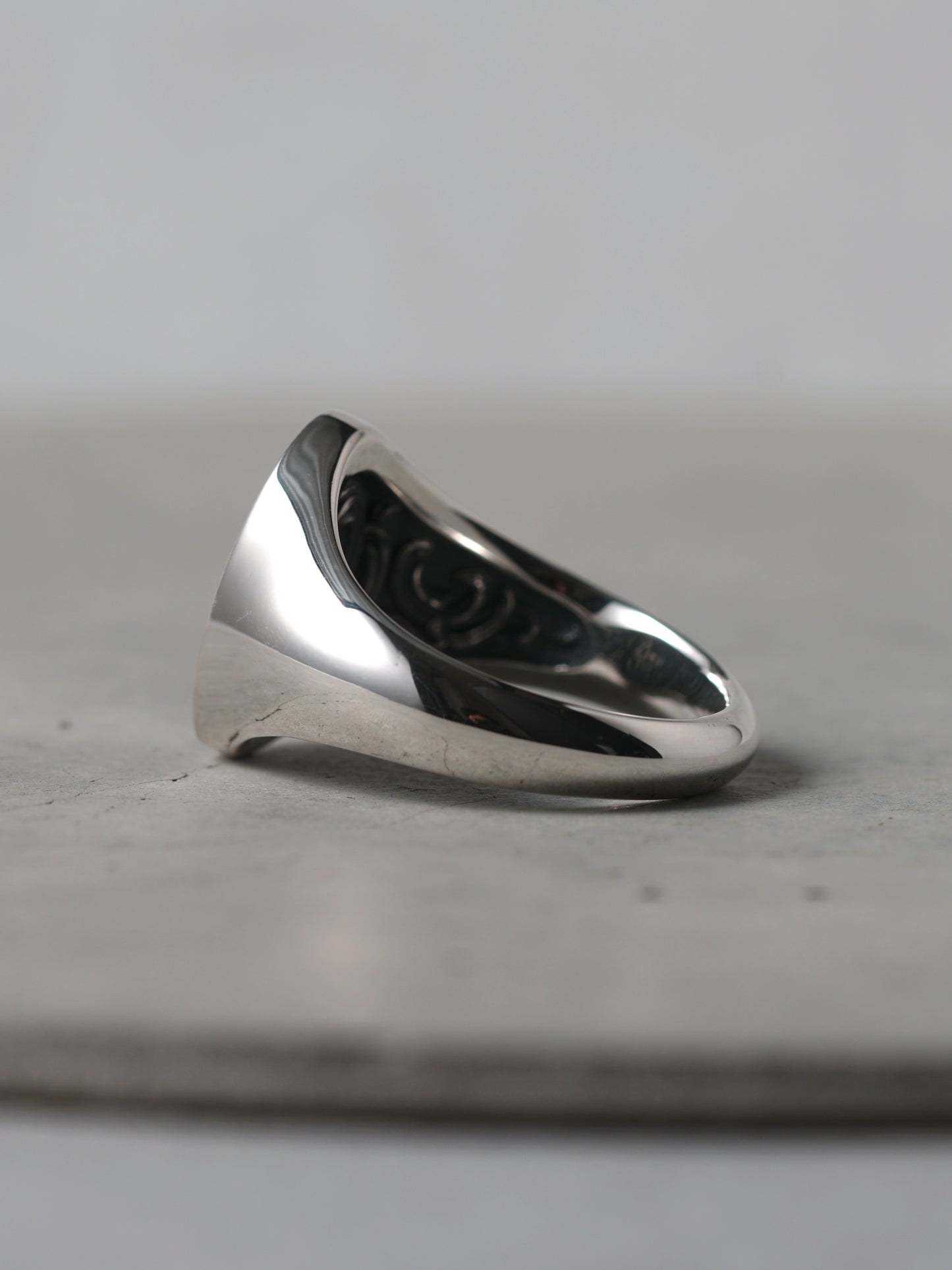 QR35MP Scroll Signet Ring 'Inside' M Polish ver.