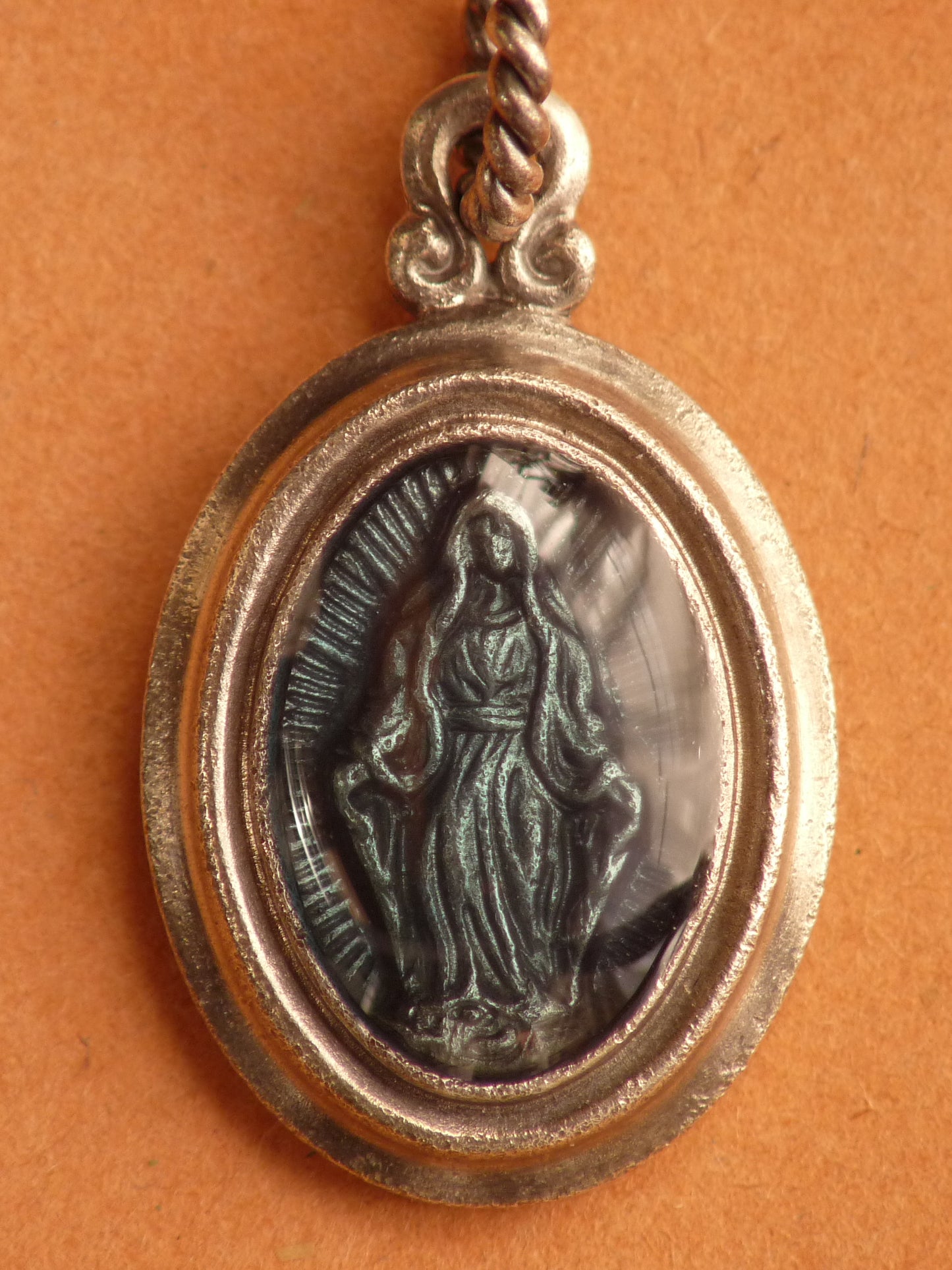 QSO085 Maria Oval Pendant Custom 2