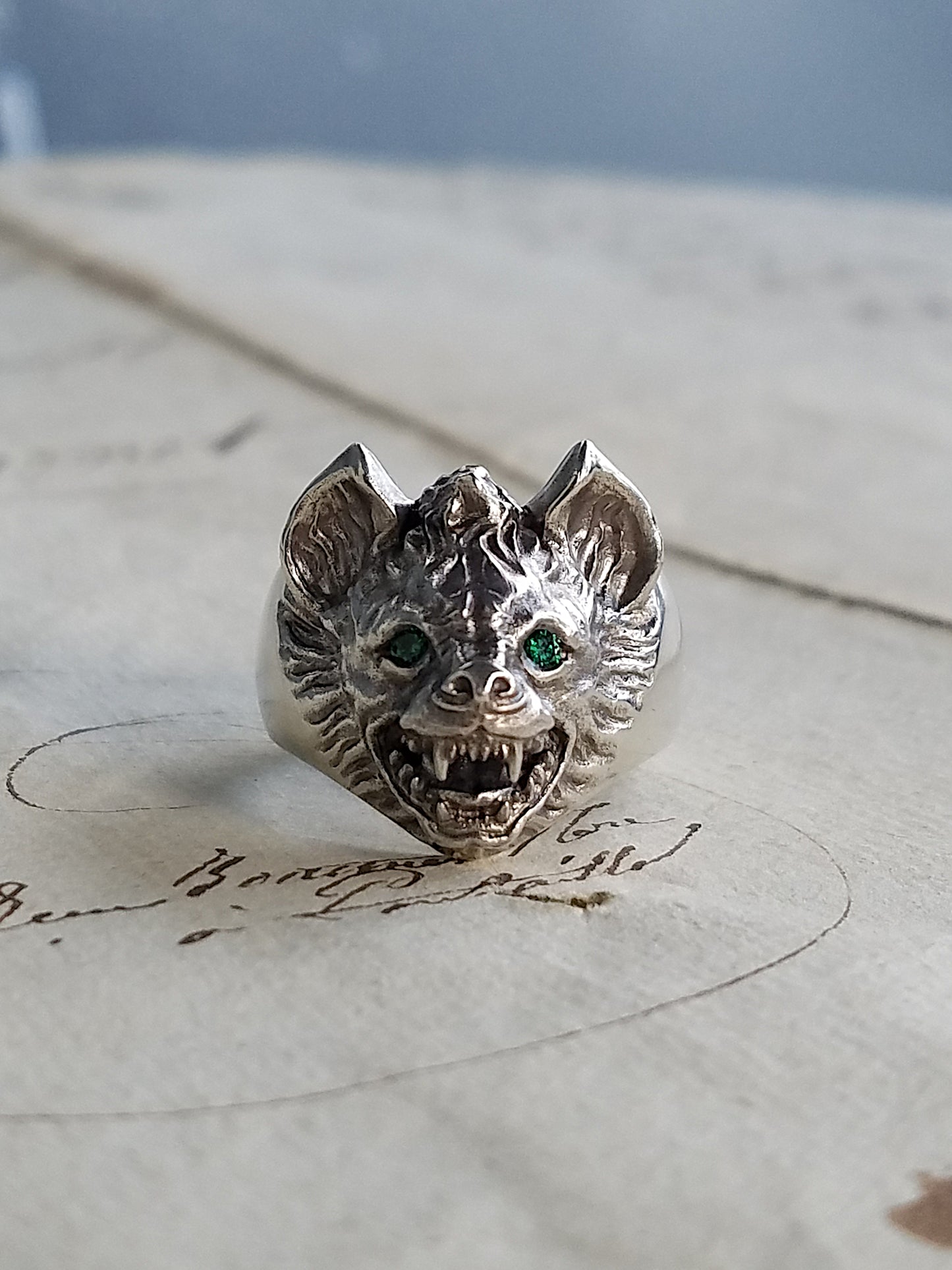 QFO039 Hyena Ring