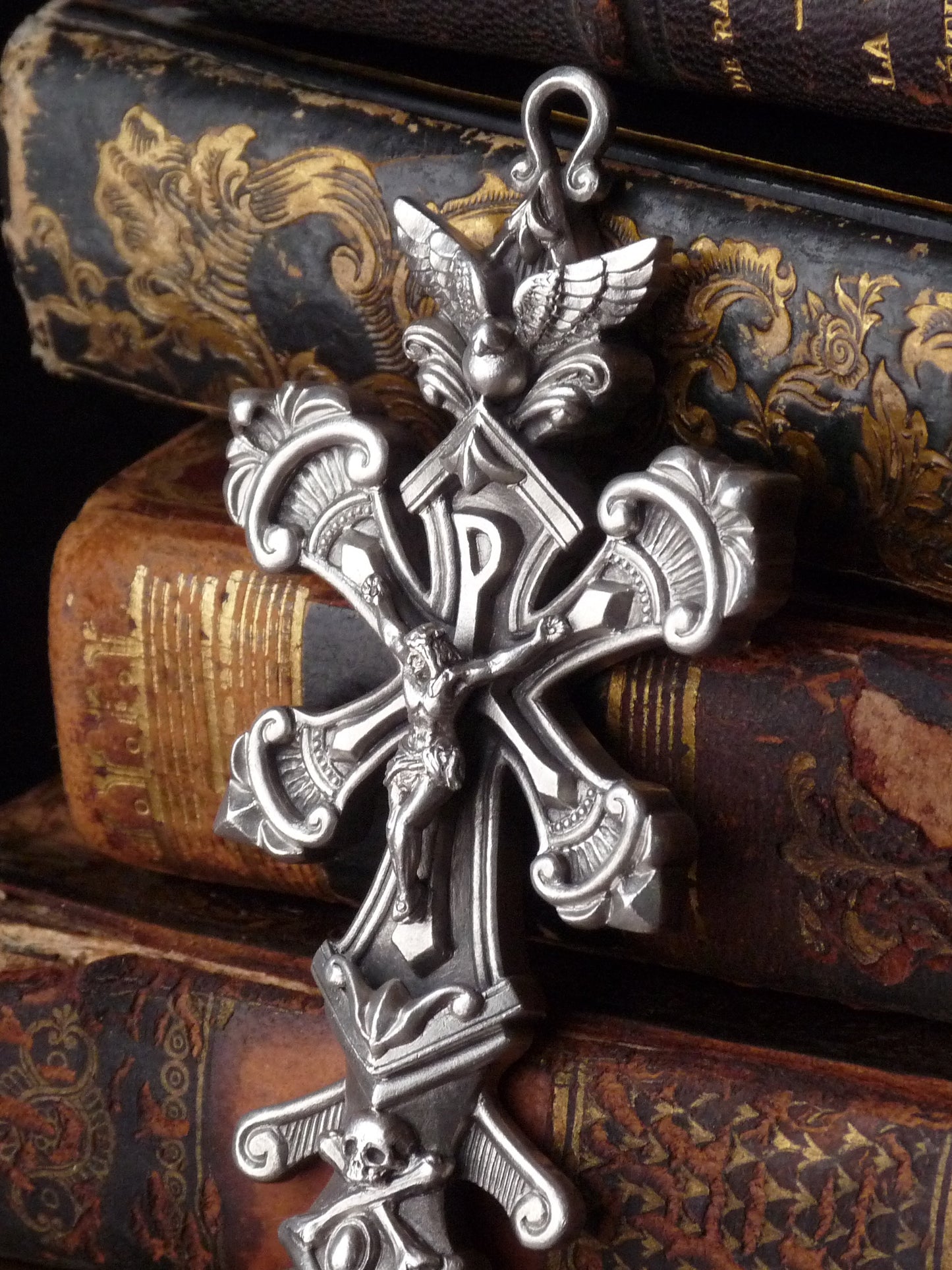 QFO043 Labarum Cross Pendant