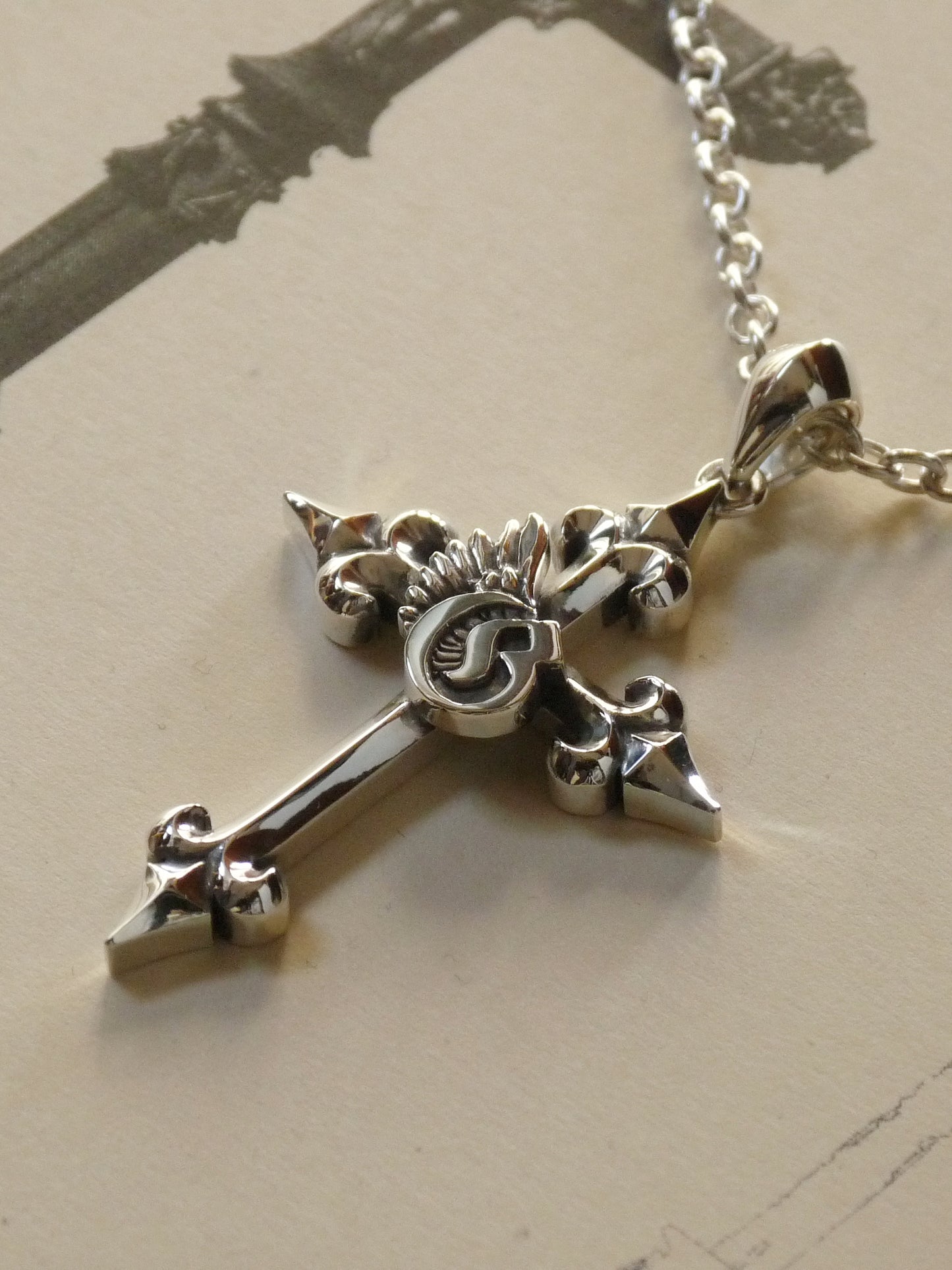 QFO018 Cross Pendant