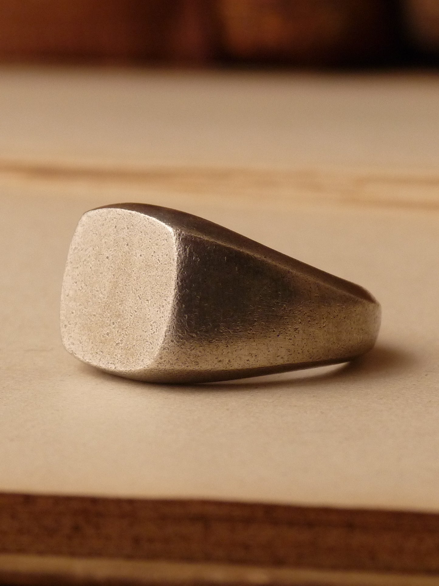 QFO064 Simple Signet Ring