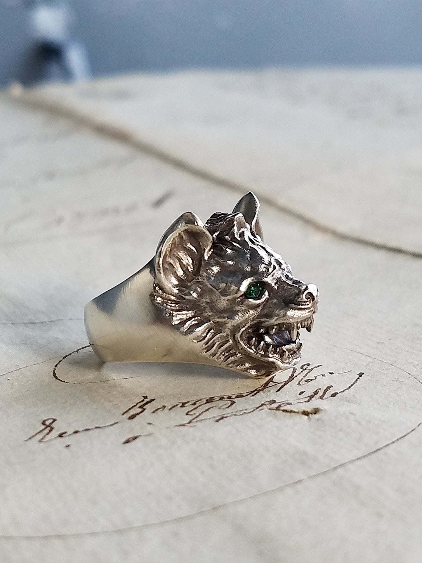 QFO039 Hyena Ring