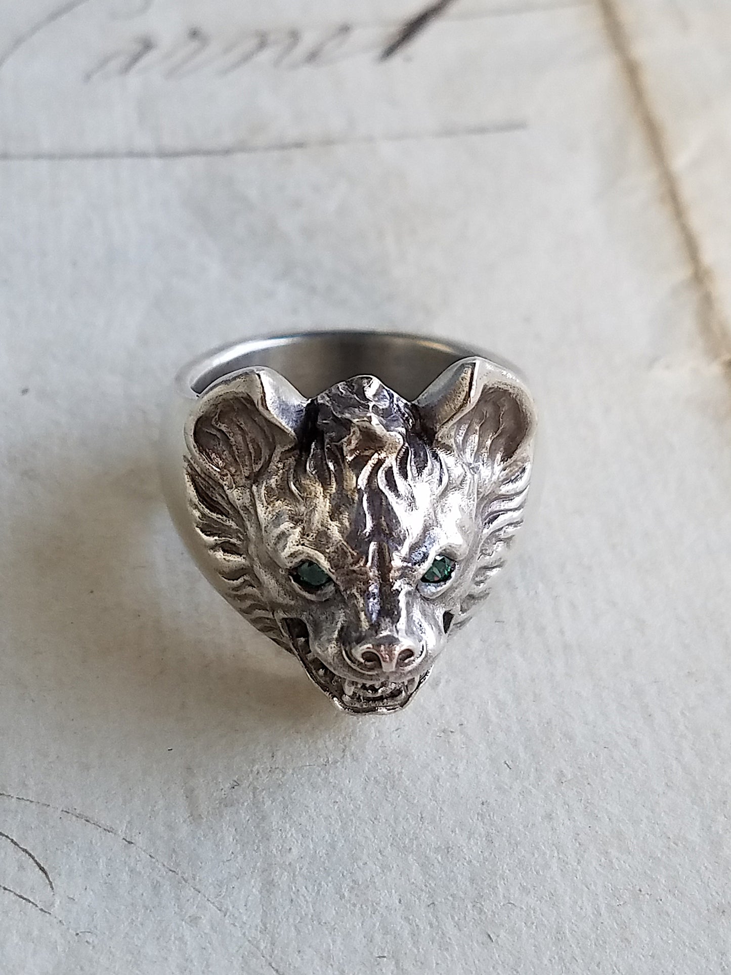 QFO039 Hyena Ring