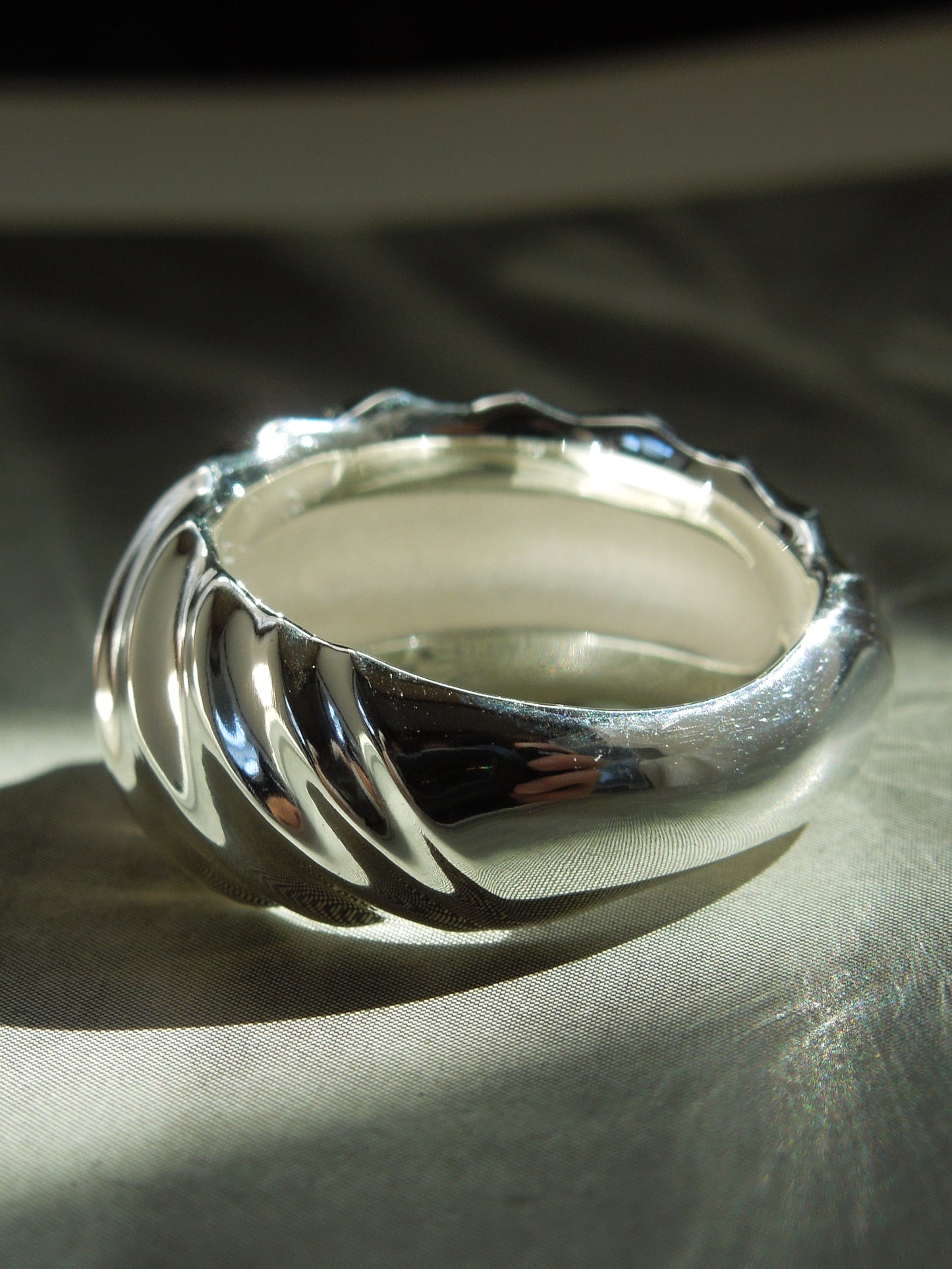 QSO071 Large Twist Ring Custom