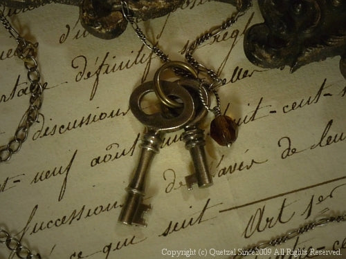 QN05 Brocante Key Necklace D