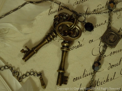 QN02 Brocante Key Necklace A