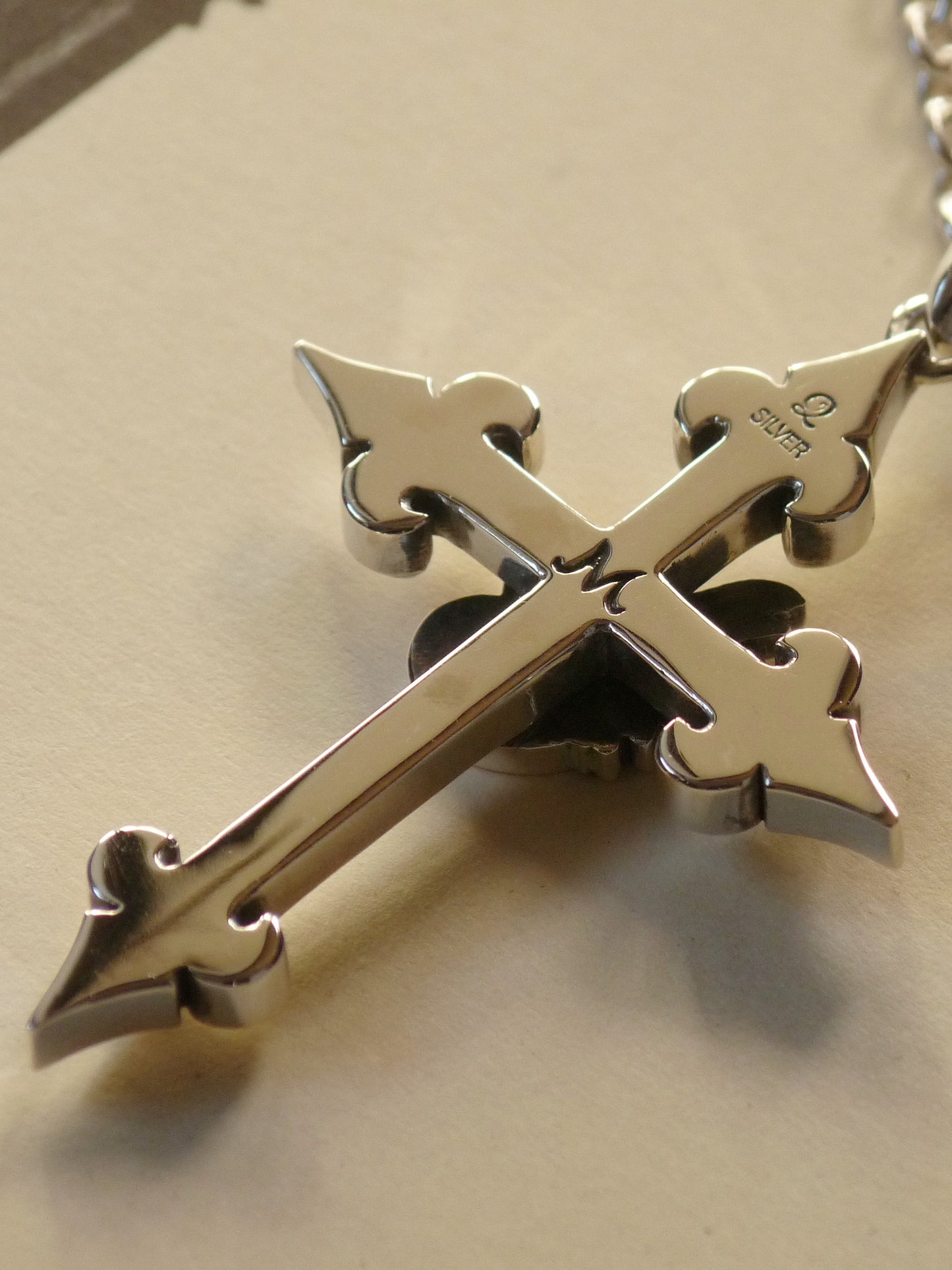 QFO018 Cross Pendant