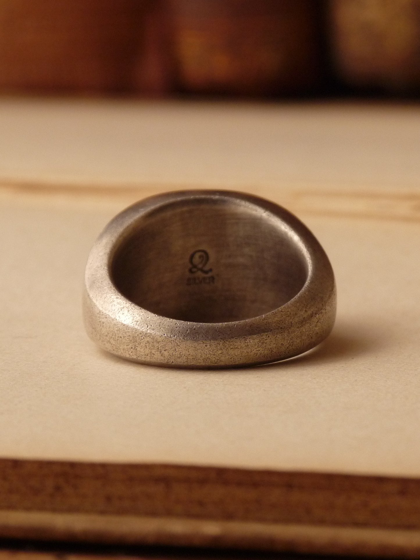 QFO064 Simple Signet Ring