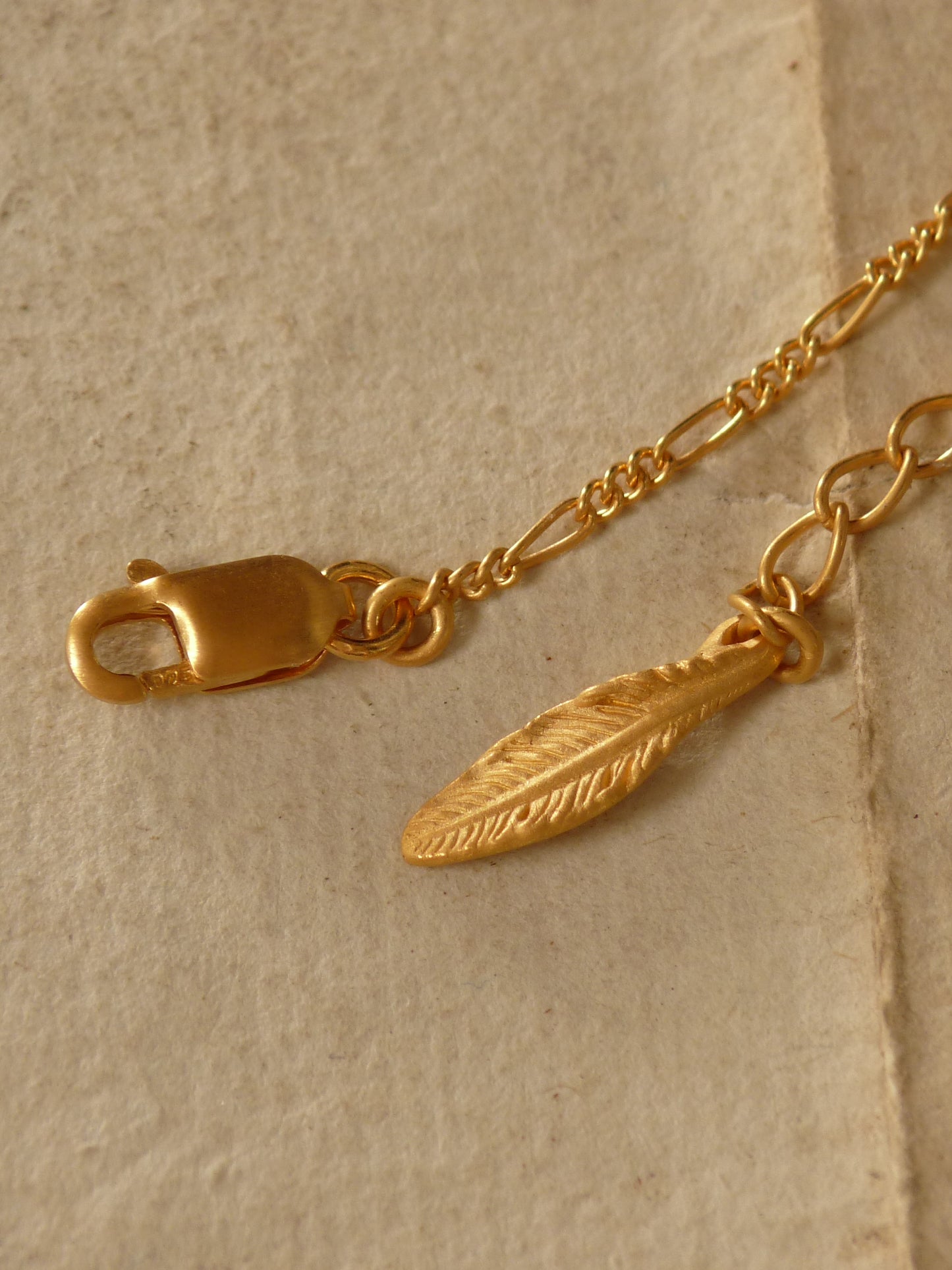 QSO38 Feather Necklace Gold Coating Custom